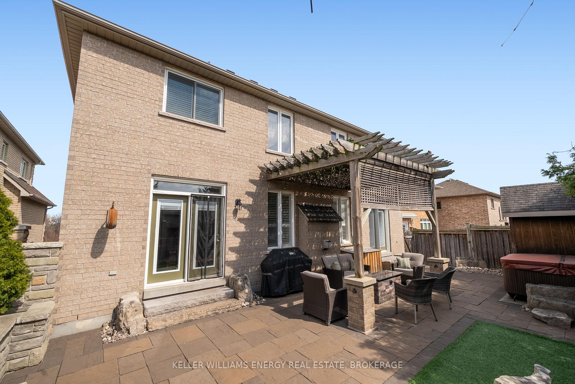 Photo 44 of 1044 Swiss Heights, Oshawa, Pinecrest — HOMEH