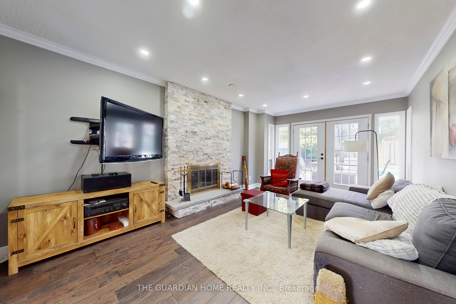 Photo 5 of 622 Aspen Road, Pickering, Amberlea — HOMEH