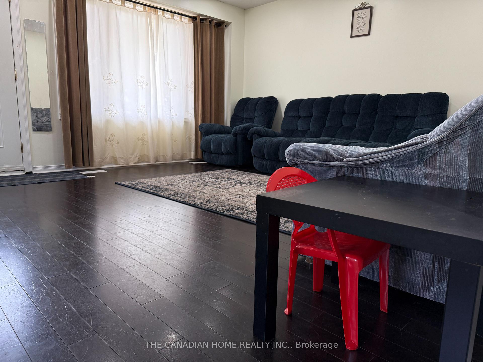 Photo 3 of 968 Renfrew Court, Oshawa, Lakeview — HOMEH