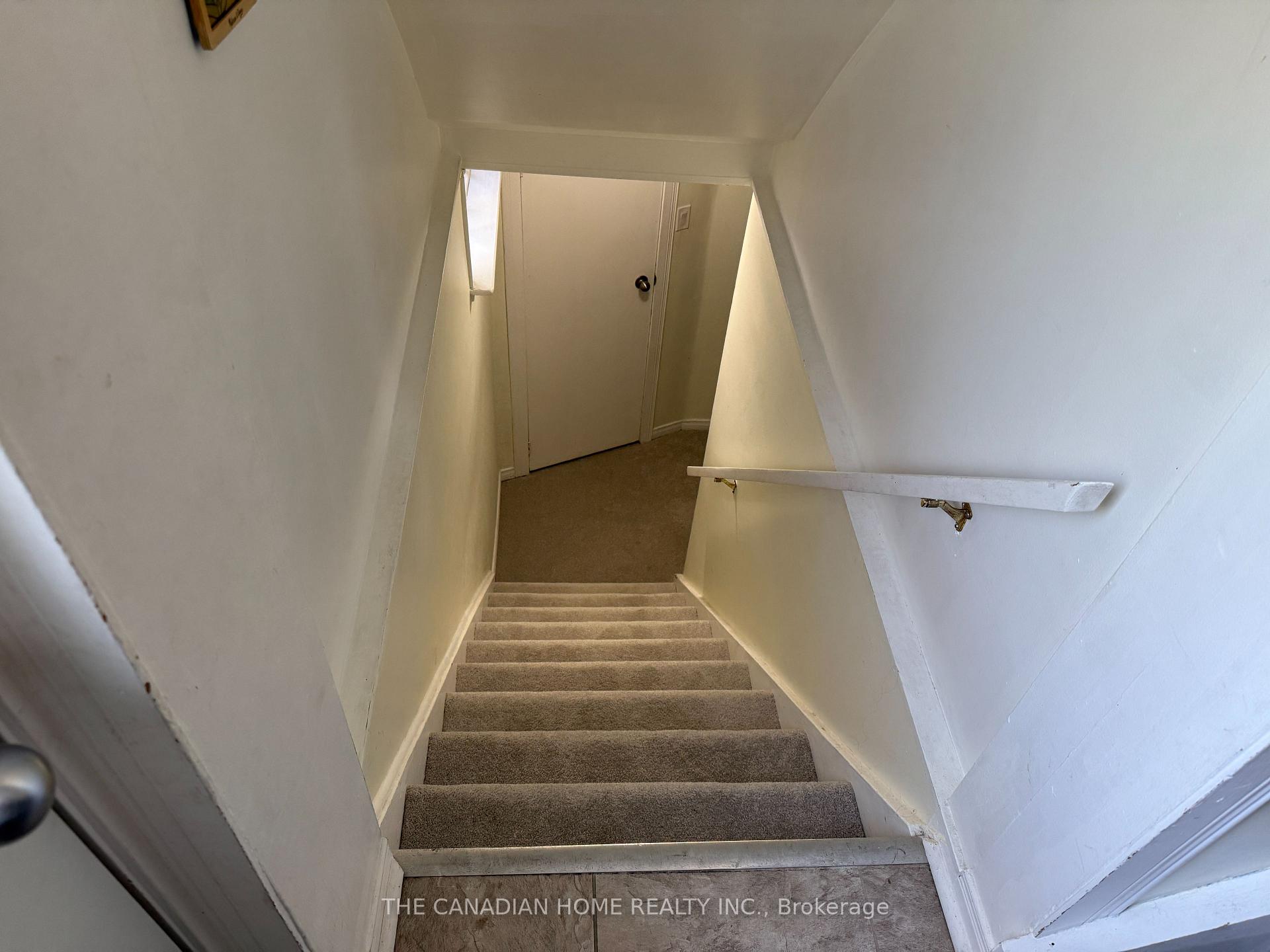 Photo 7 of 968 Renfrew Court, Oshawa, Lakeview — HOMEH
