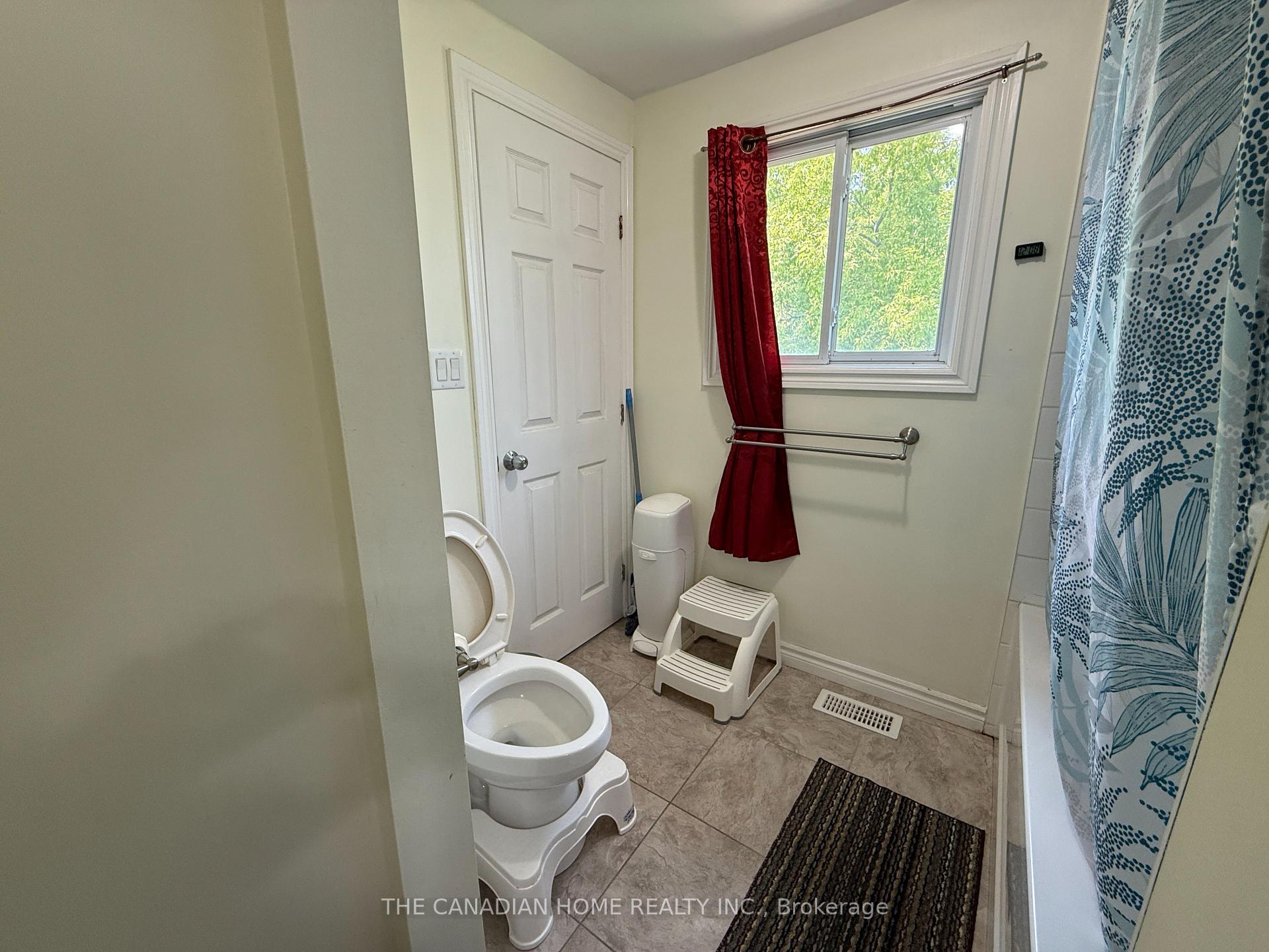 Photo 10 of 968 Renfrew Court, Oshawa, Lakeview — HOMEH