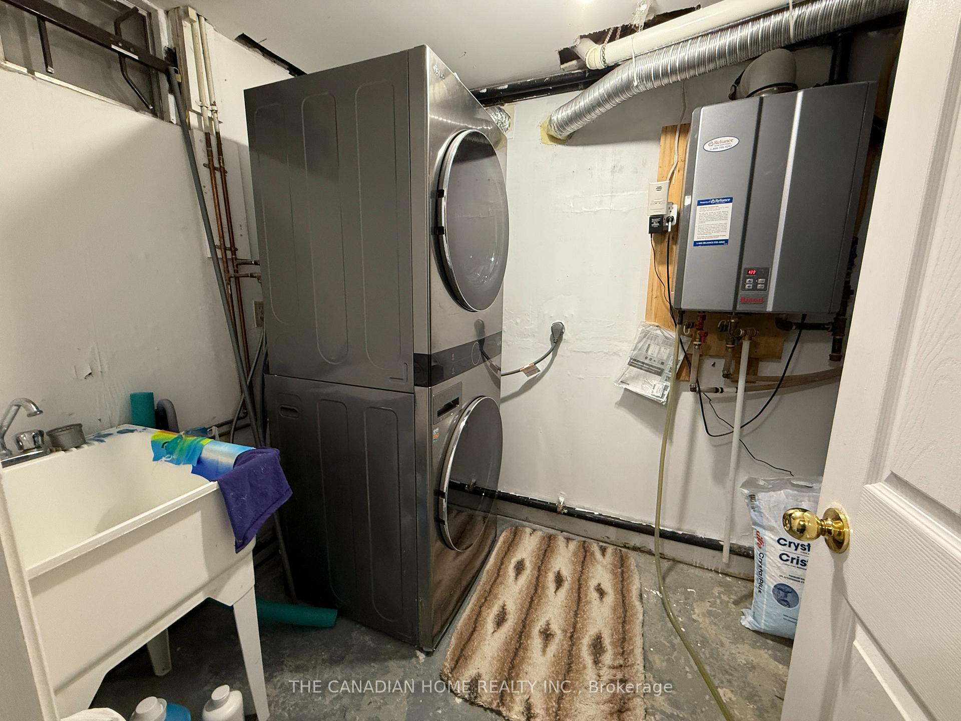 Photo 17 of 968 Renfrew Court, Oshawa, Lakeview — HOMEH