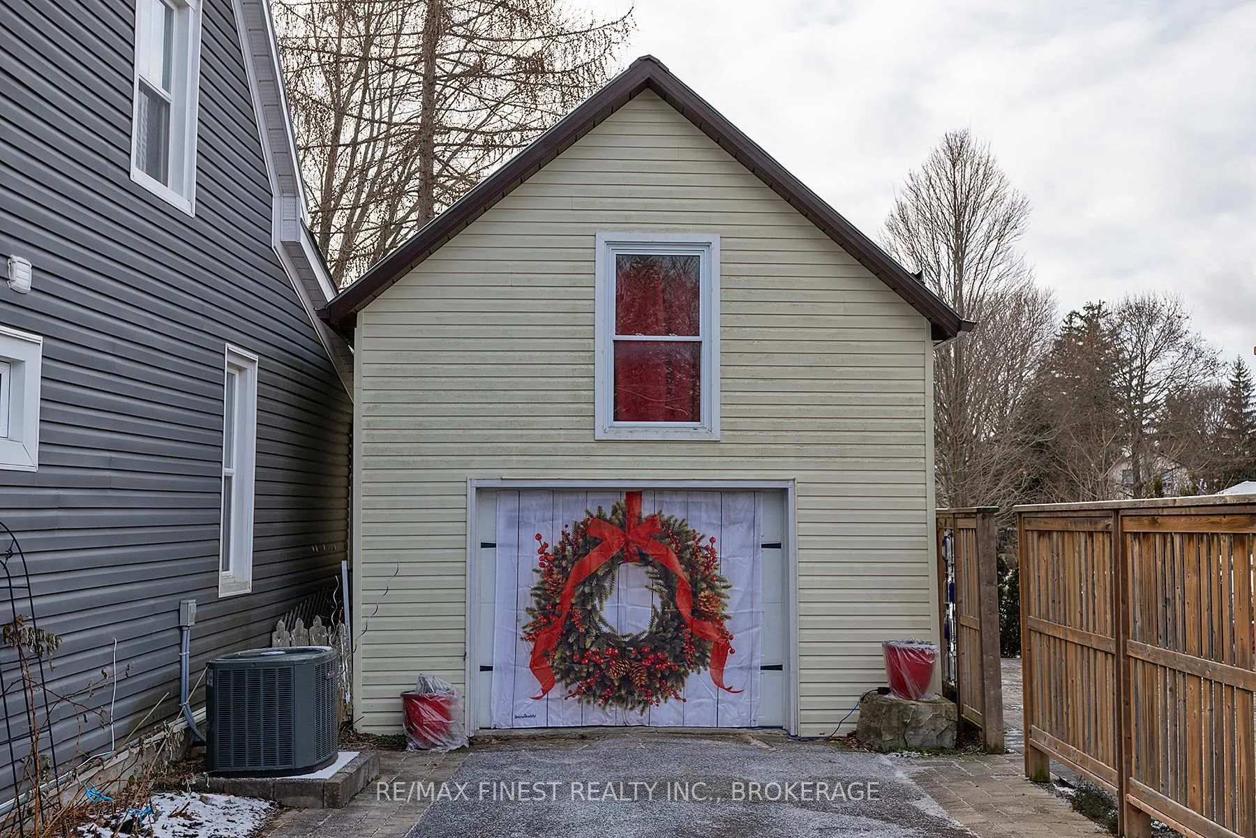 Photo 3 of 21A Centre Street, Prince Edward County, Picton Ward — HOMEH