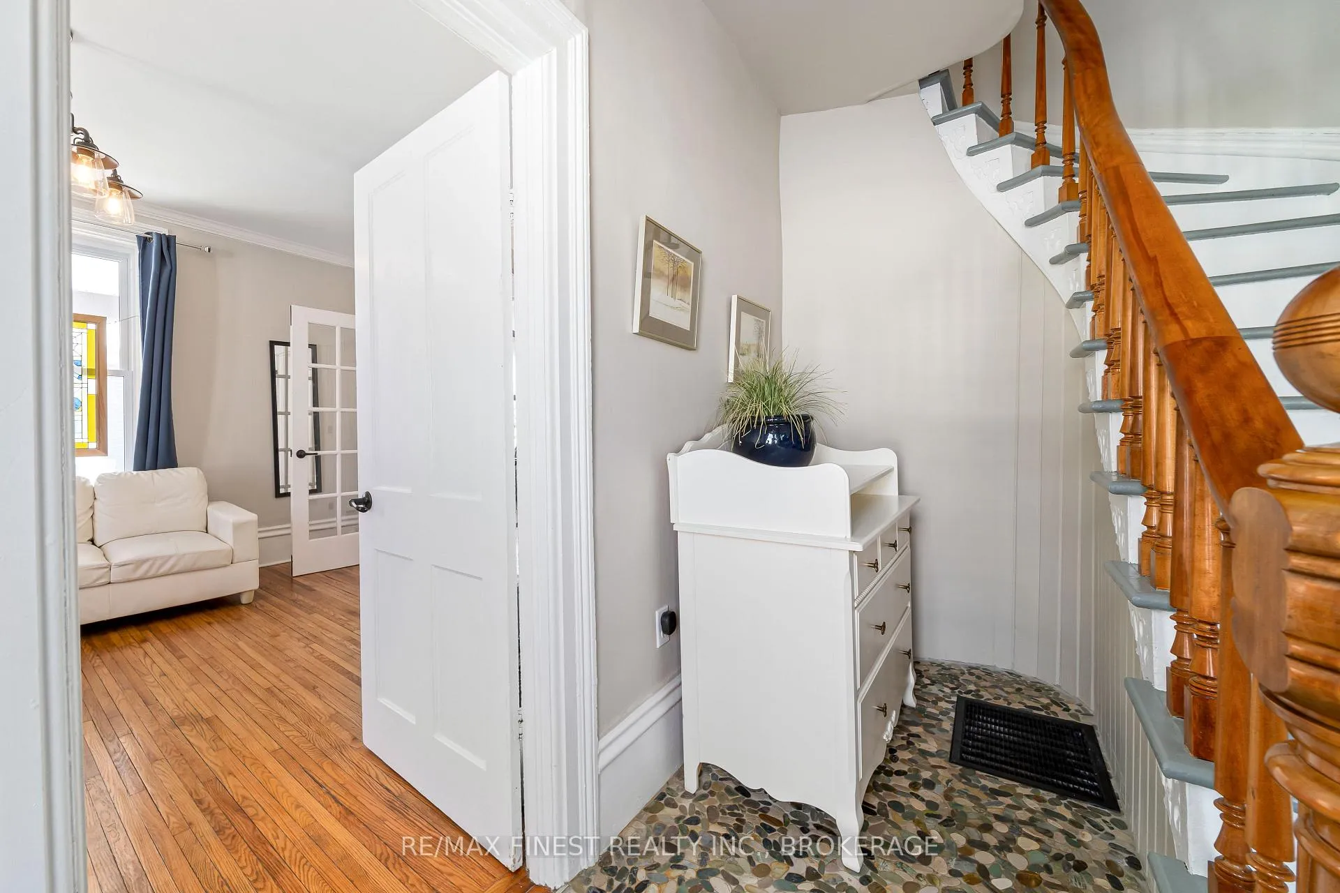 Photo 8 of 21A Centre Street, Prince Edward County, Picton Ward — HOMEH