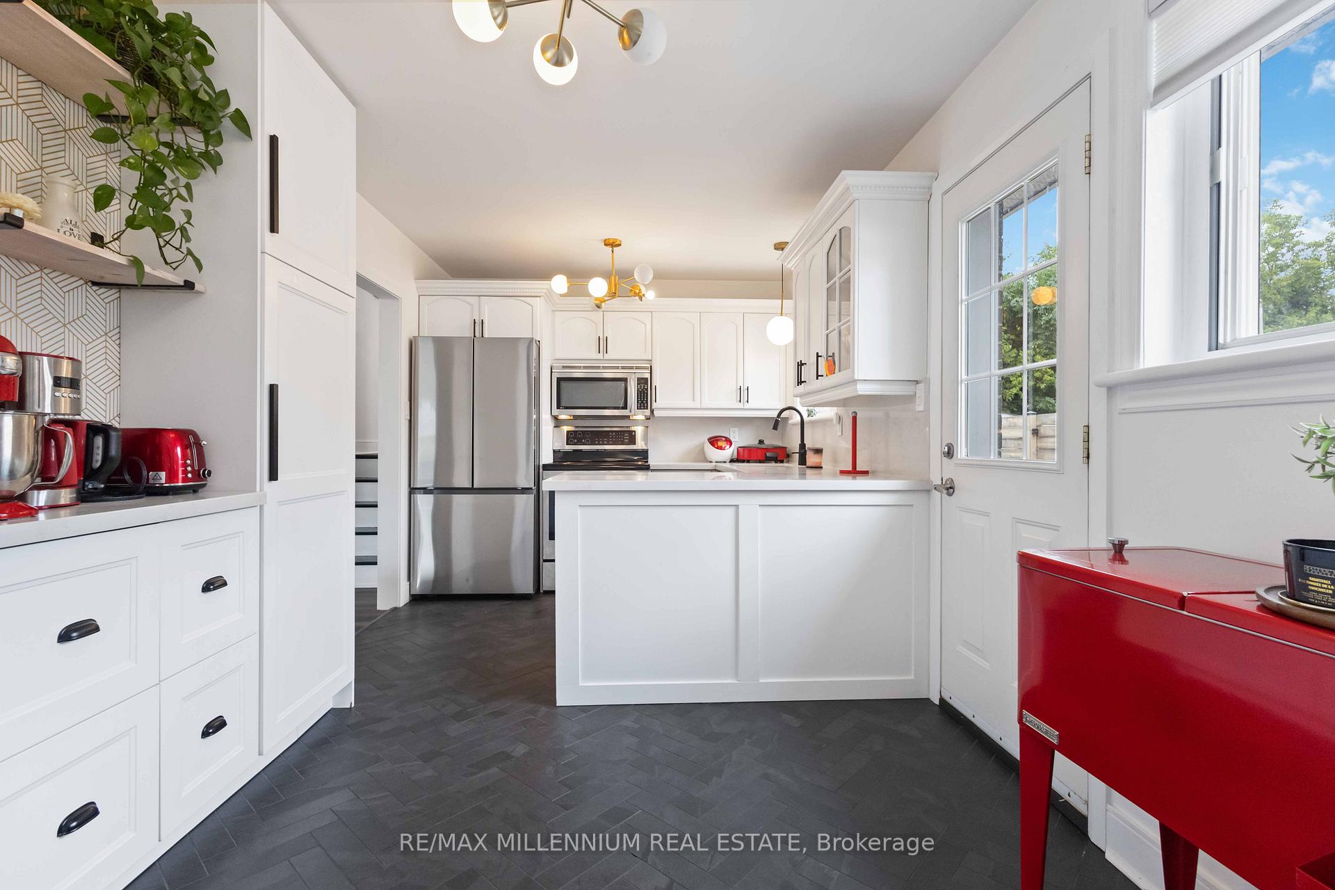 Photo 12 of 1350 Tatra Drive, Pickering, Bay Ridges — HOMEH