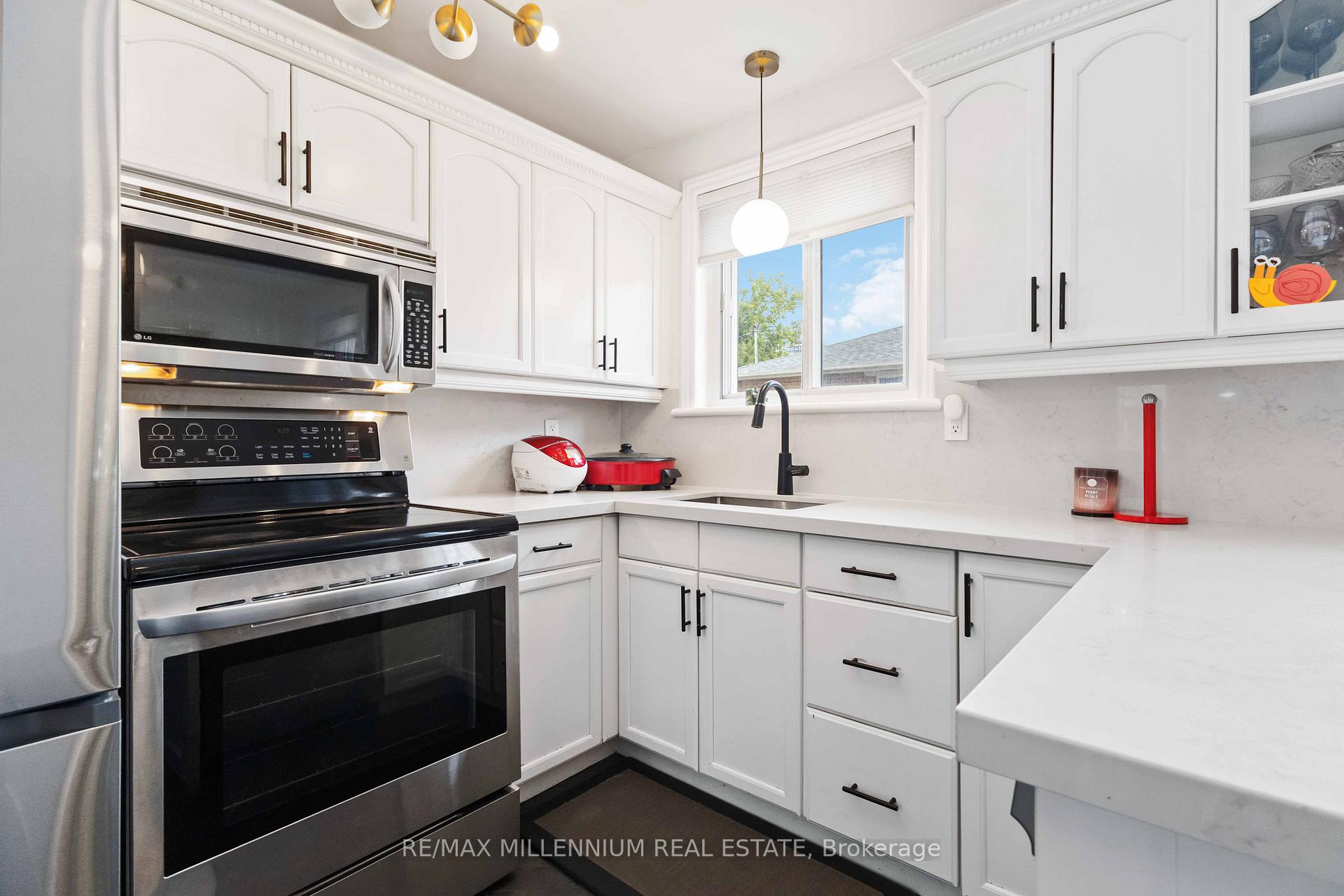 Photo 15 of 1350 Tatra Drive, Pickering, Bay Ridges — HOMEH