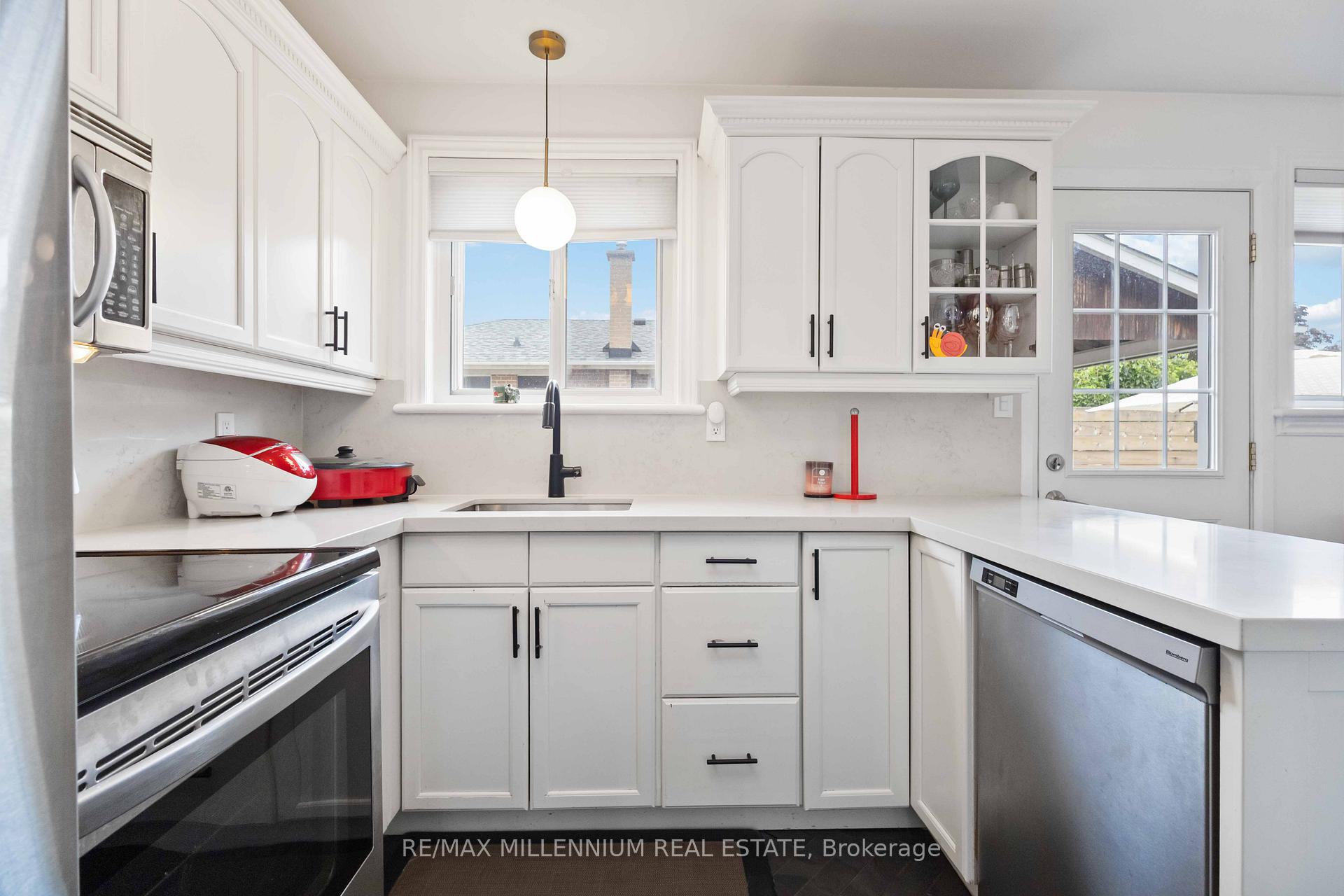 Photo 16 of 1350 Tatra Drive, Pickering, Bay Ridges — HOMEH
