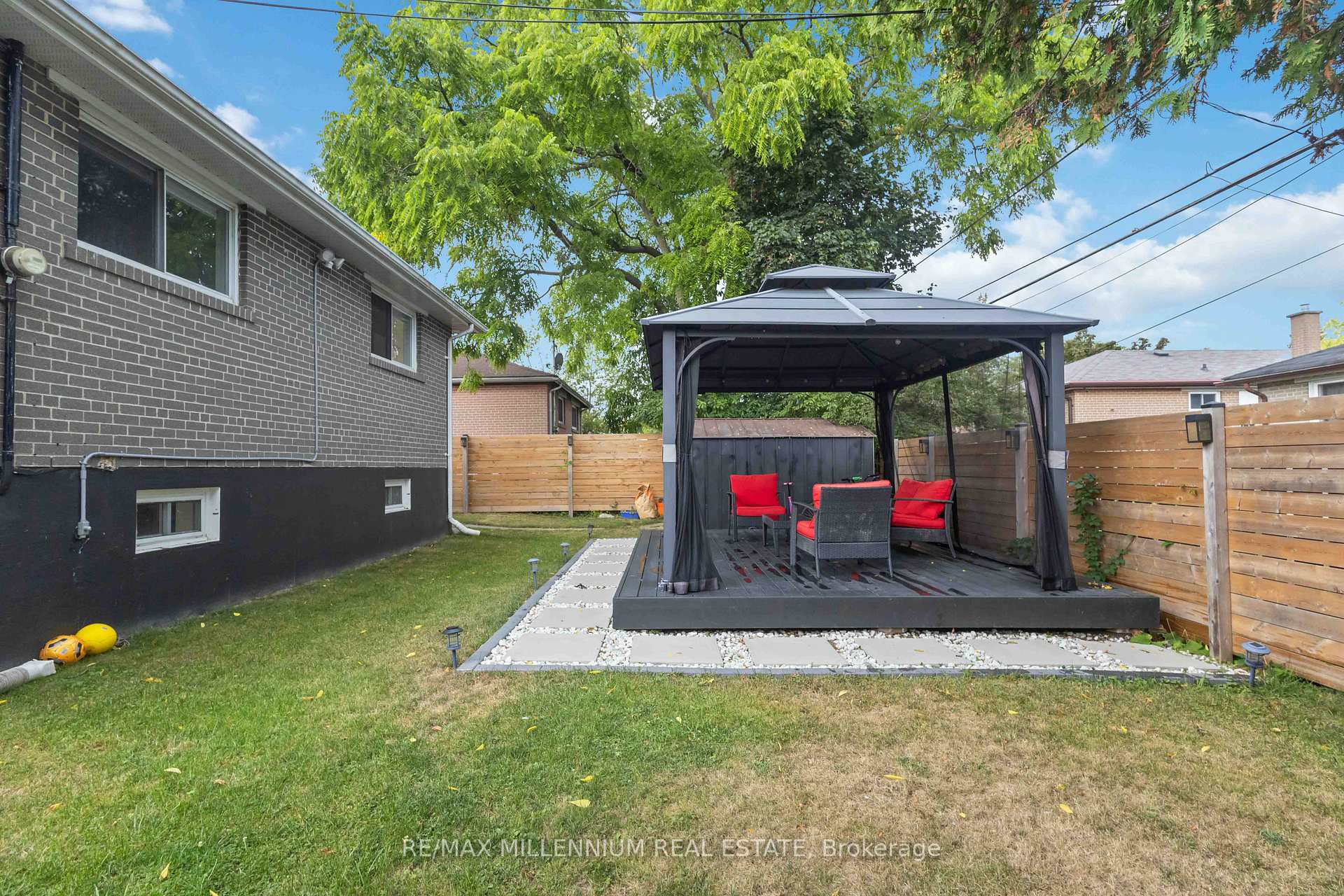 Photo 34 of 1350 Tatra Drive, Pickering, Bay Ridges — HOMEH