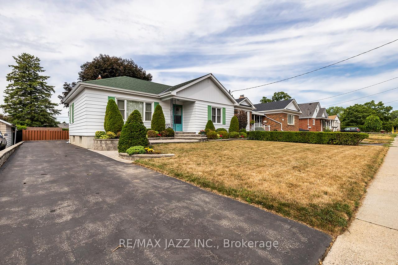 Front of 114 Fernhill Boulevard
