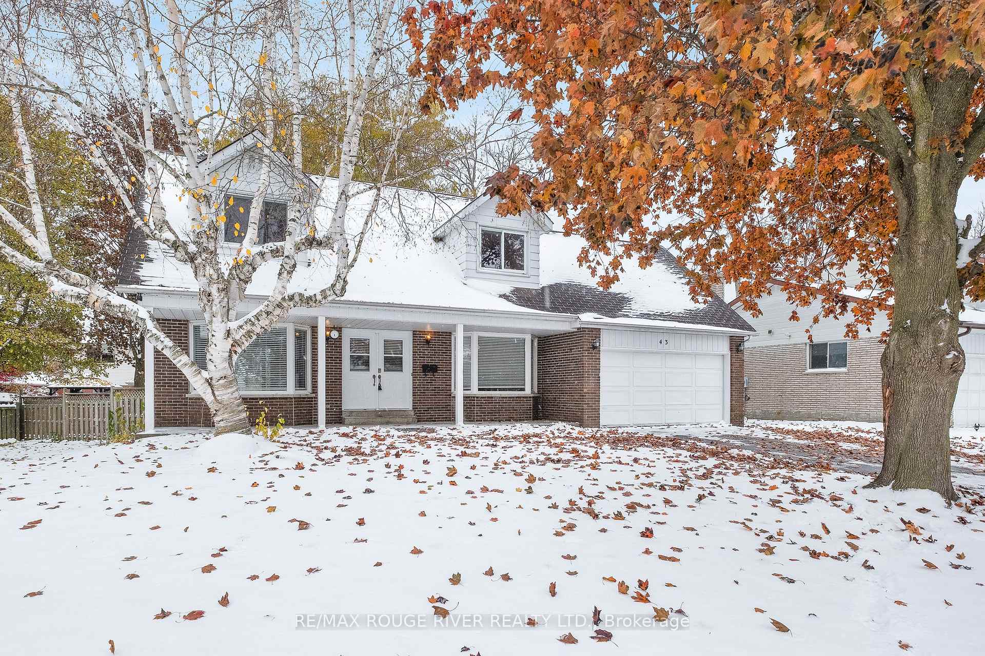 Photo 3 of 43 O'neil Crescent, Quinte West, Trenton Ward — HOMEH
