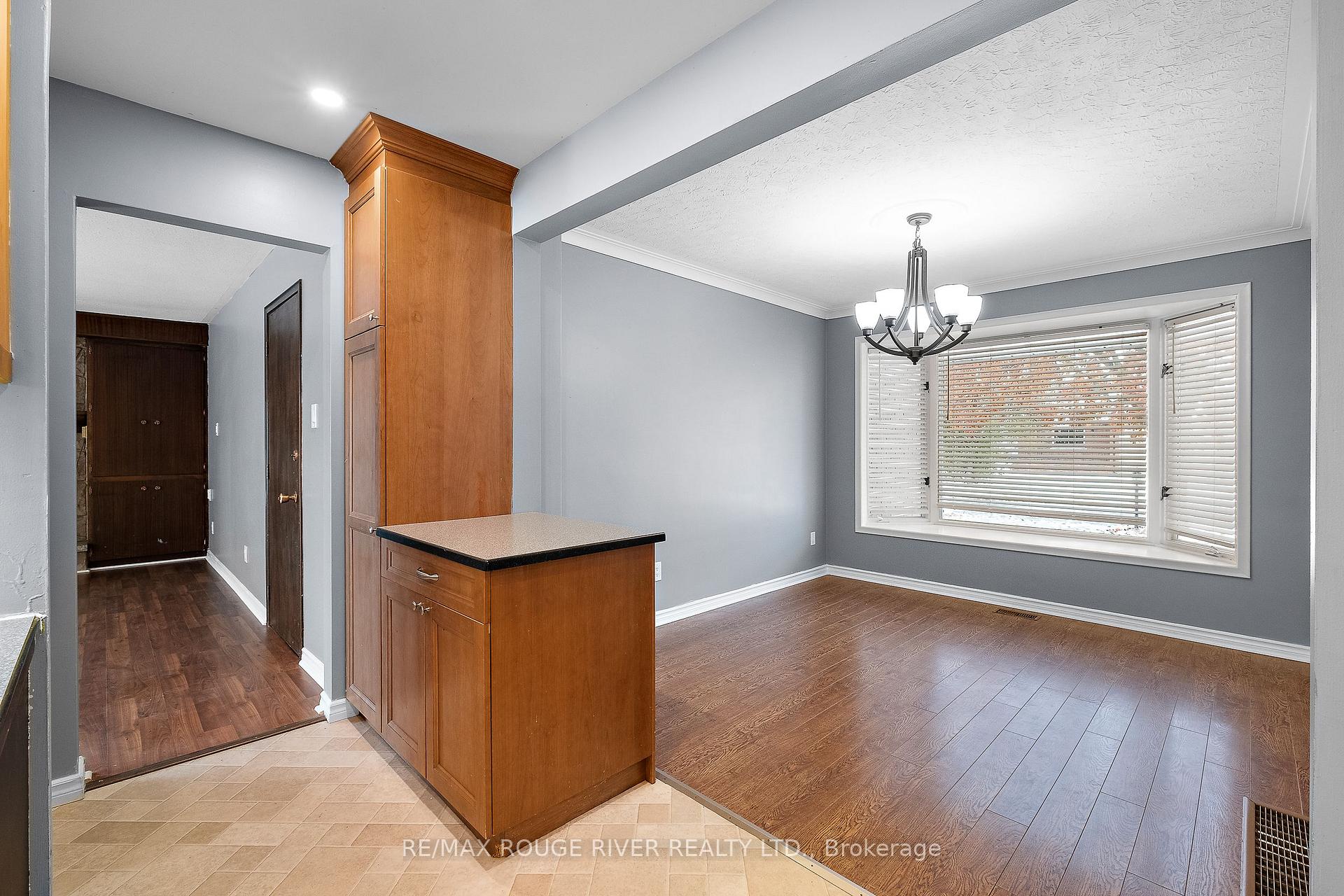Photo 7 of 43 O'neil Crescent, Quinte West, Trenton Ward — HOMEH