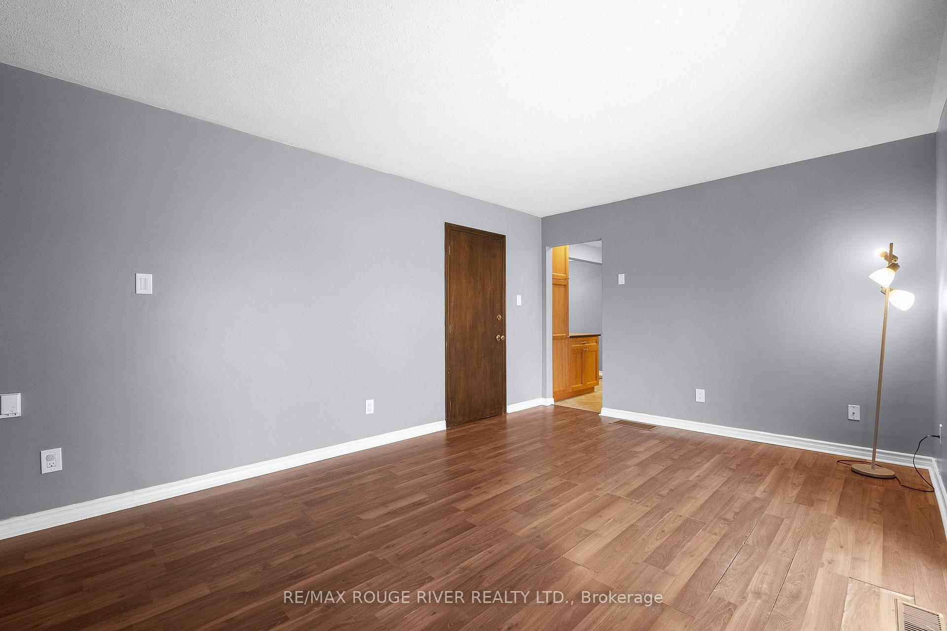 Photo 15 of 43 O'neil Crescent, Quinte West, Trenton Ward — HOMEH