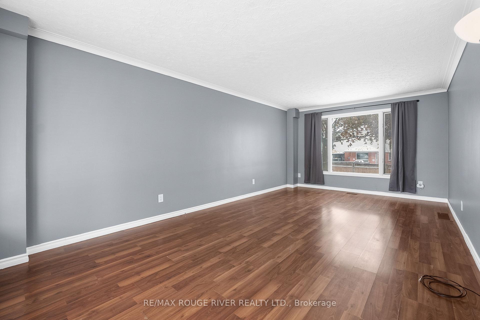 Photo 18 of 43 O'neil Crescent, Quinte West, Trenton Ward — HOMEH