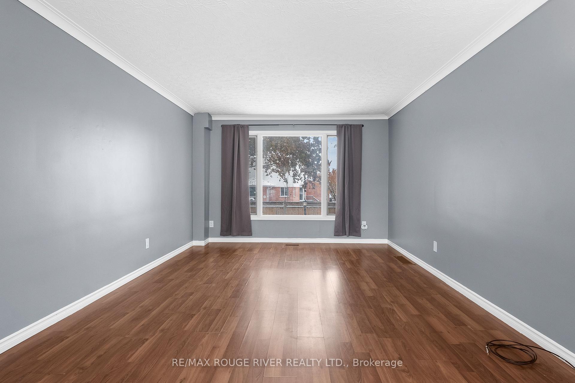 Photo 19 of 43 O'neil Crescent, Quinte West, Trenton Ward — HOMEH
