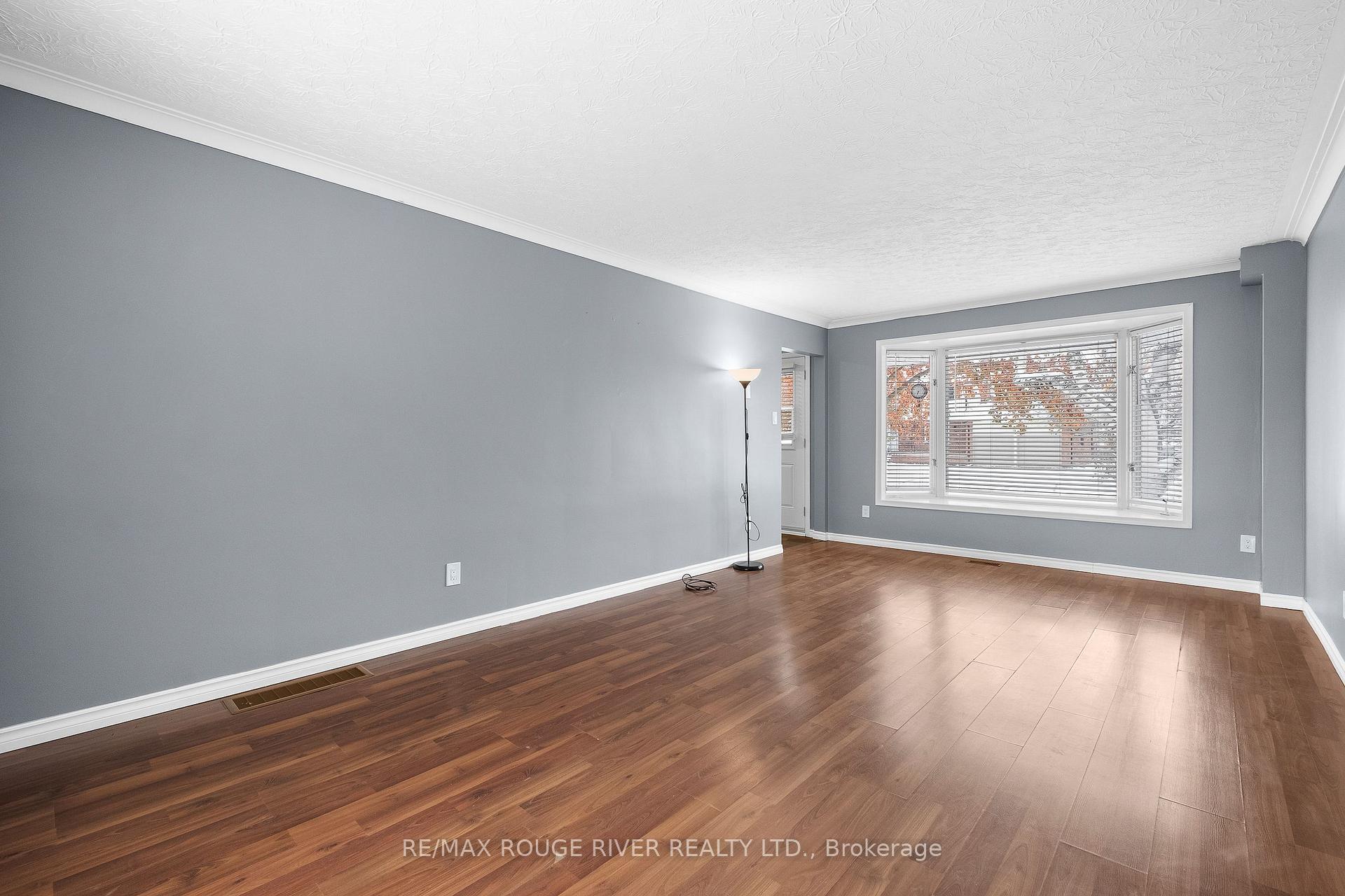 Photo 22 of 43 O'neil Crescent, Quinte West, Trenton Ward — HOMEH