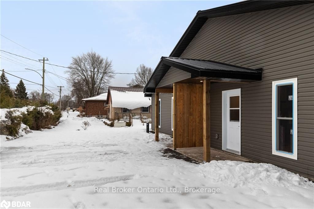 Photo 3 of Unit 2, 47 Creighton Street, Ramara, Atherley — HOMEH