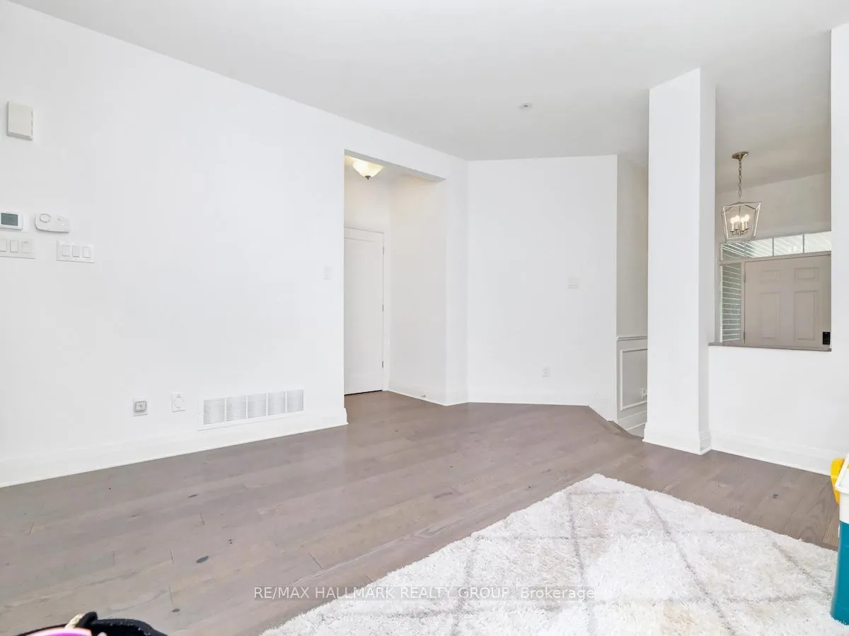 Photo 6 of 539 Compass Street, Ottawa, Mer Bleue/Bradley Estates/Anderson Park — HOMEH