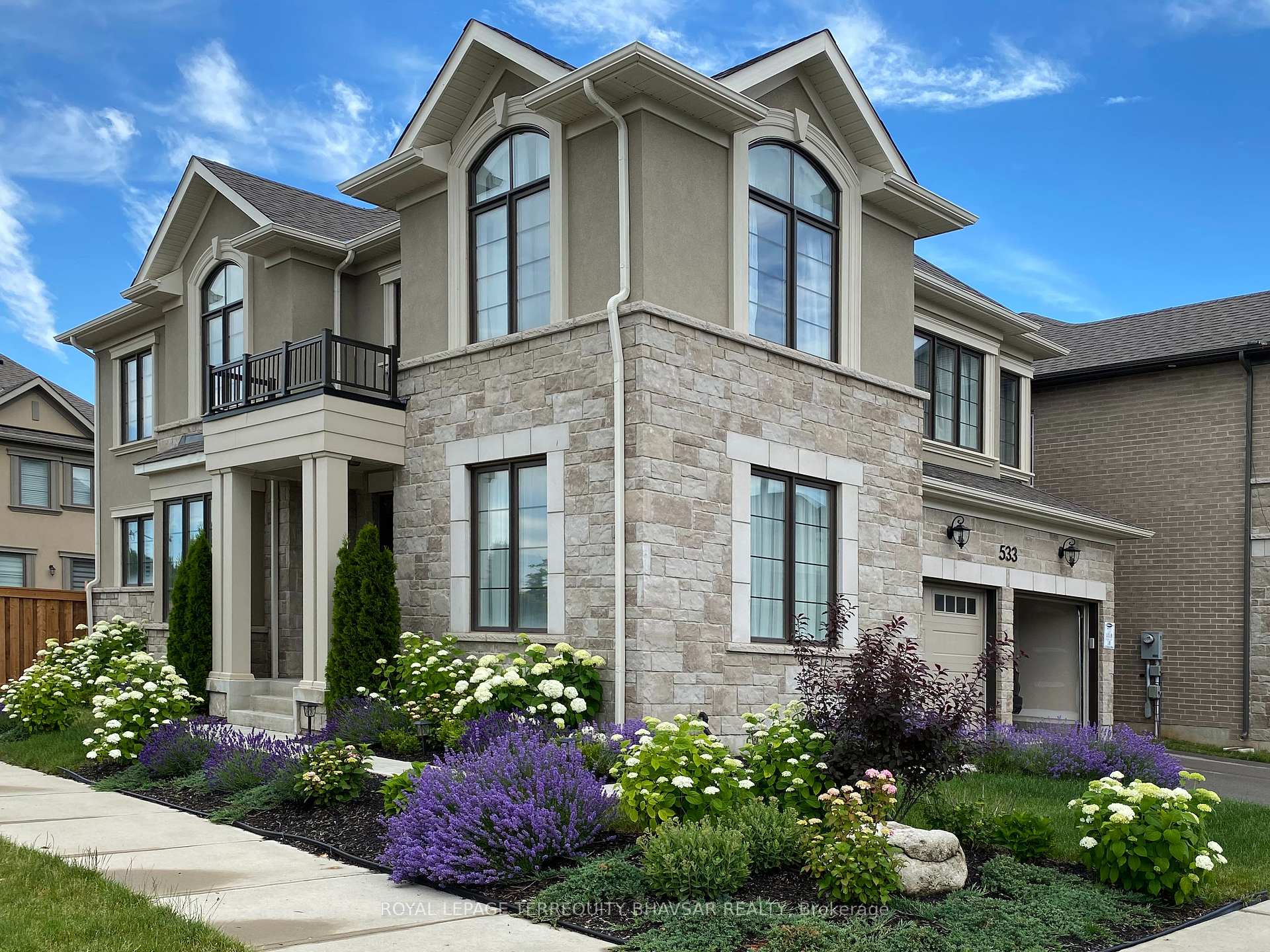 Photo 2 of 533 Kennedy Circle W, Milton, Cobban — HOMEH