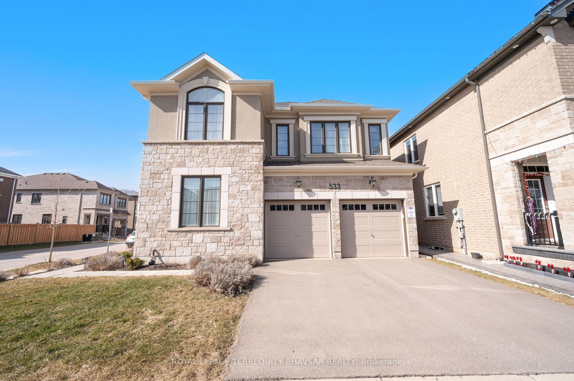 Photo 3 of 533 Kennedy Circle W, Milton, Cobban — HOMEH