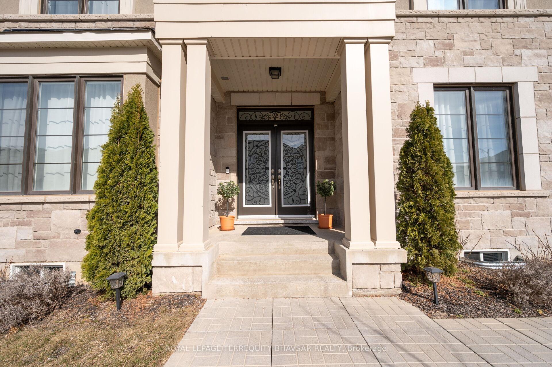 Photo 5 of 533 Kennedy Circle W, Milton, Cobban — HOMEH