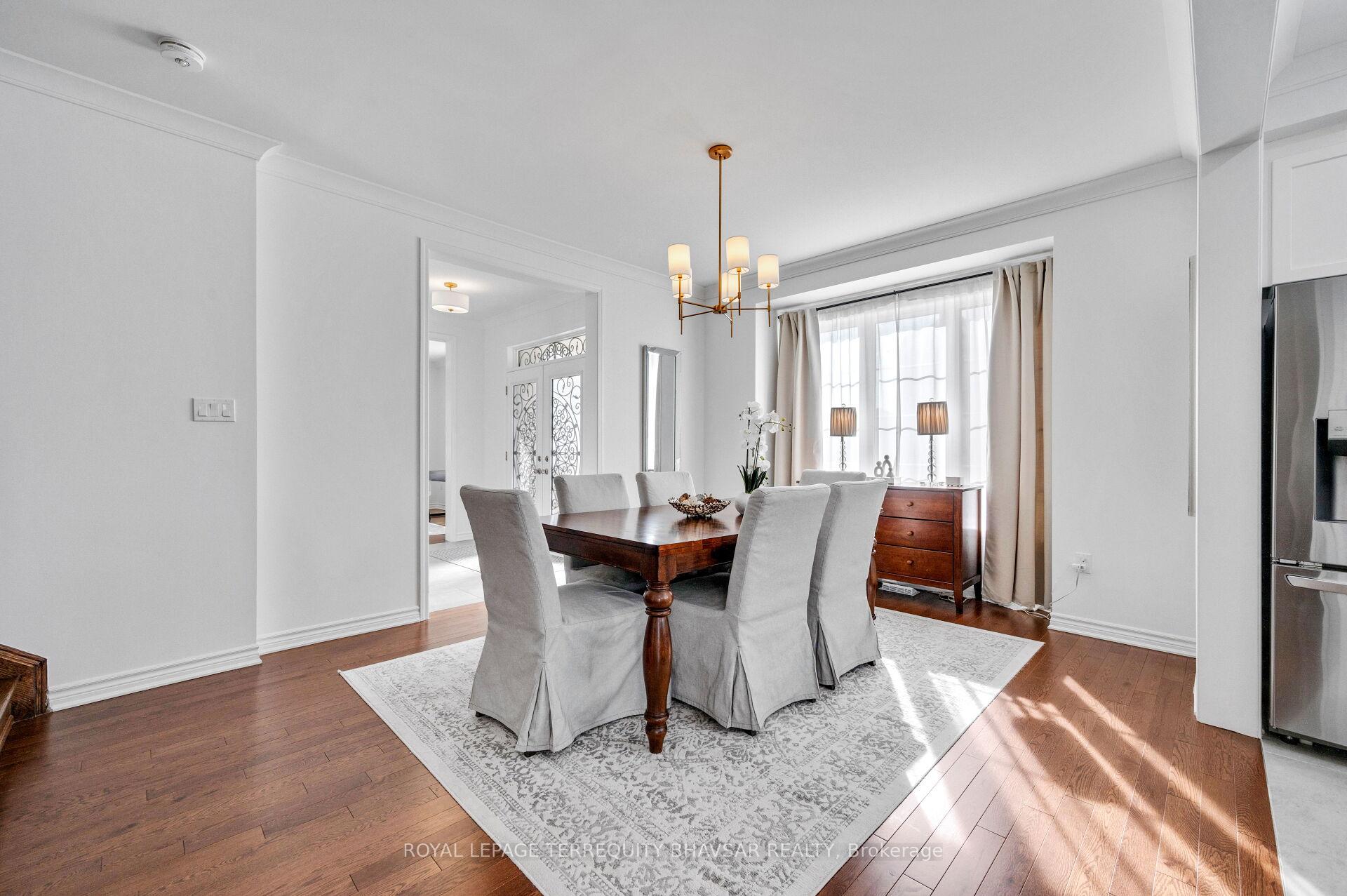Photo 10 of 533 Kennedy Circle W, Milton, Cobban — HOMEH