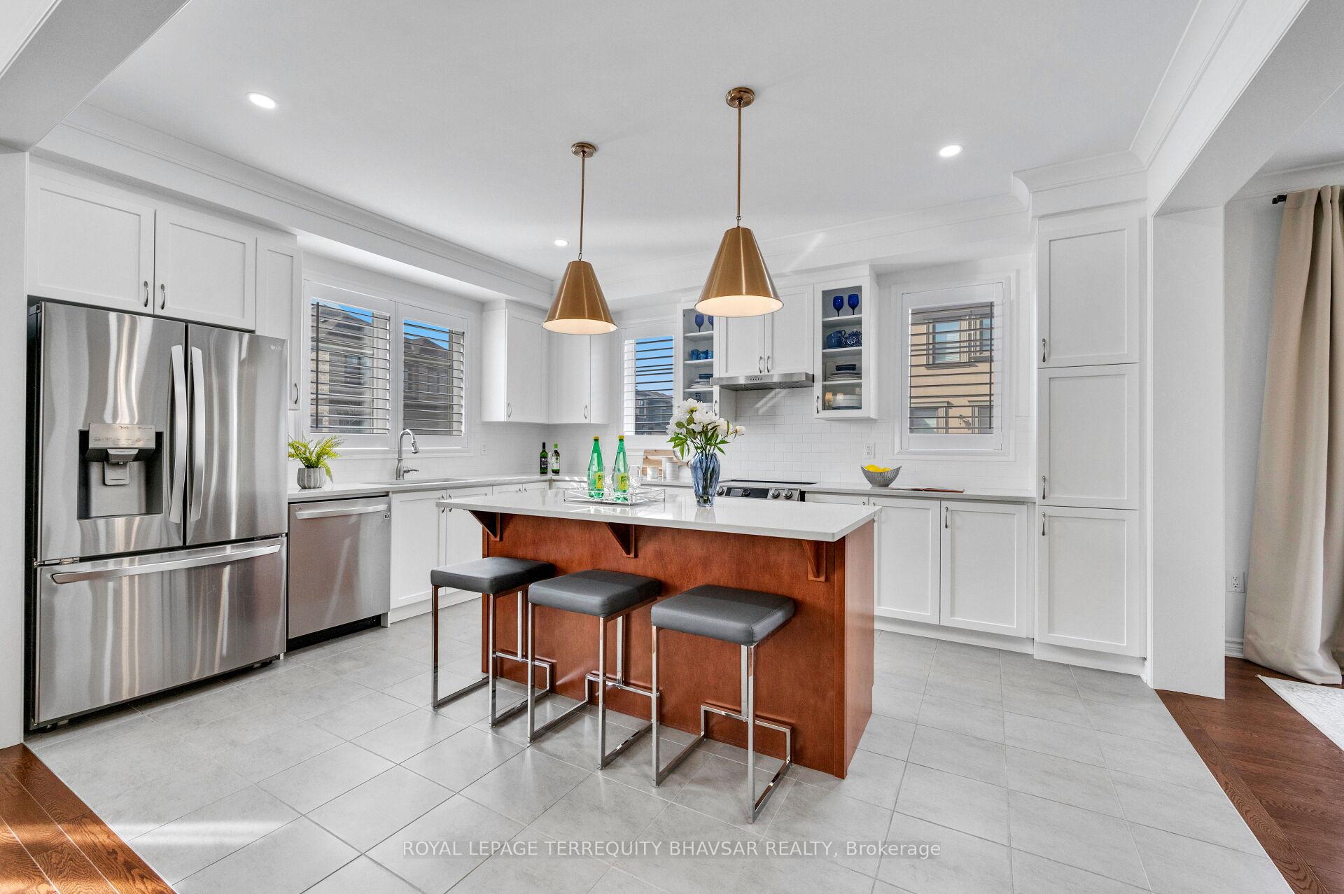 Photo 18 of 533 Kennedy Circle W, Milton, Cobban — HOMEH