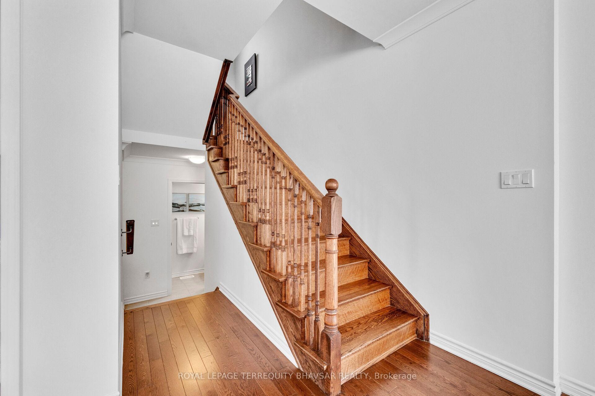 Photo 22 of 533 Kennedy Circle W, Milton, Cobban — HOMEH