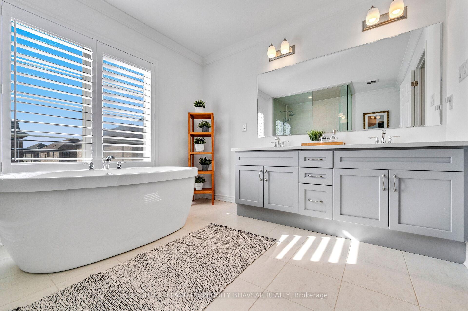 Photo 34 of 533 Kennedy Circle W, Milton, Cobban — HOMEH