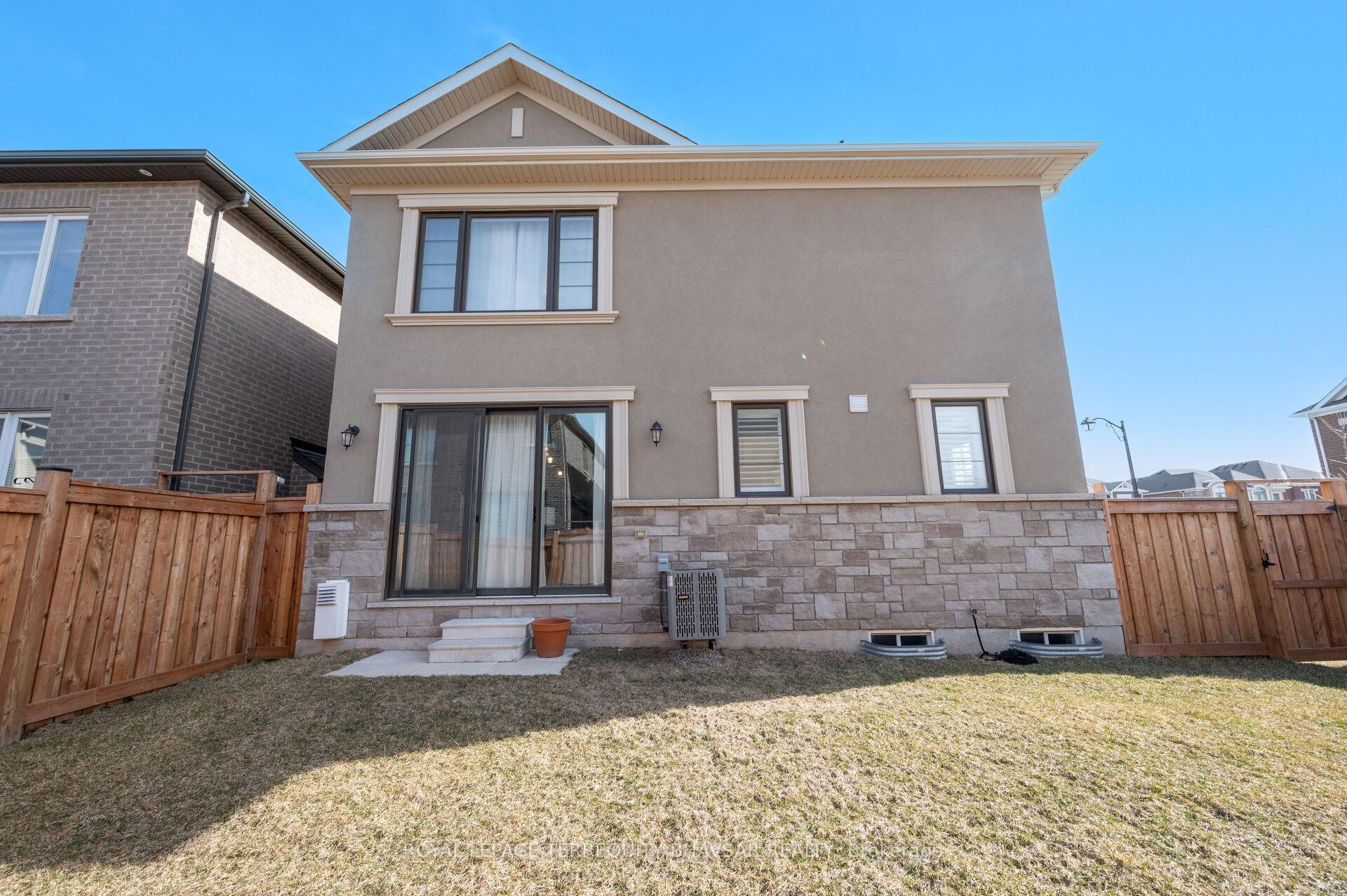 Photo 47 of 533 Kennedy Circle W, Milton, Cobban — HOMEH