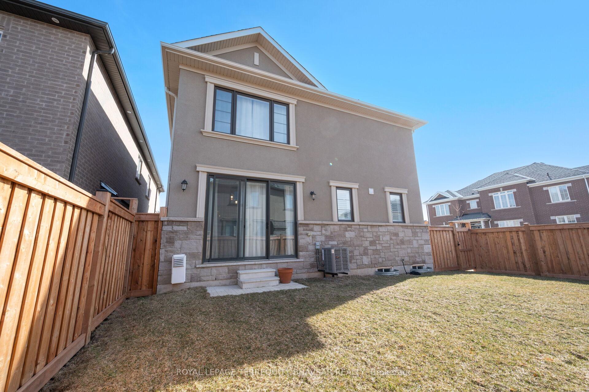 Photo 49 of 533 Kennedy Circle W, Milton, Cobban — HOMEH