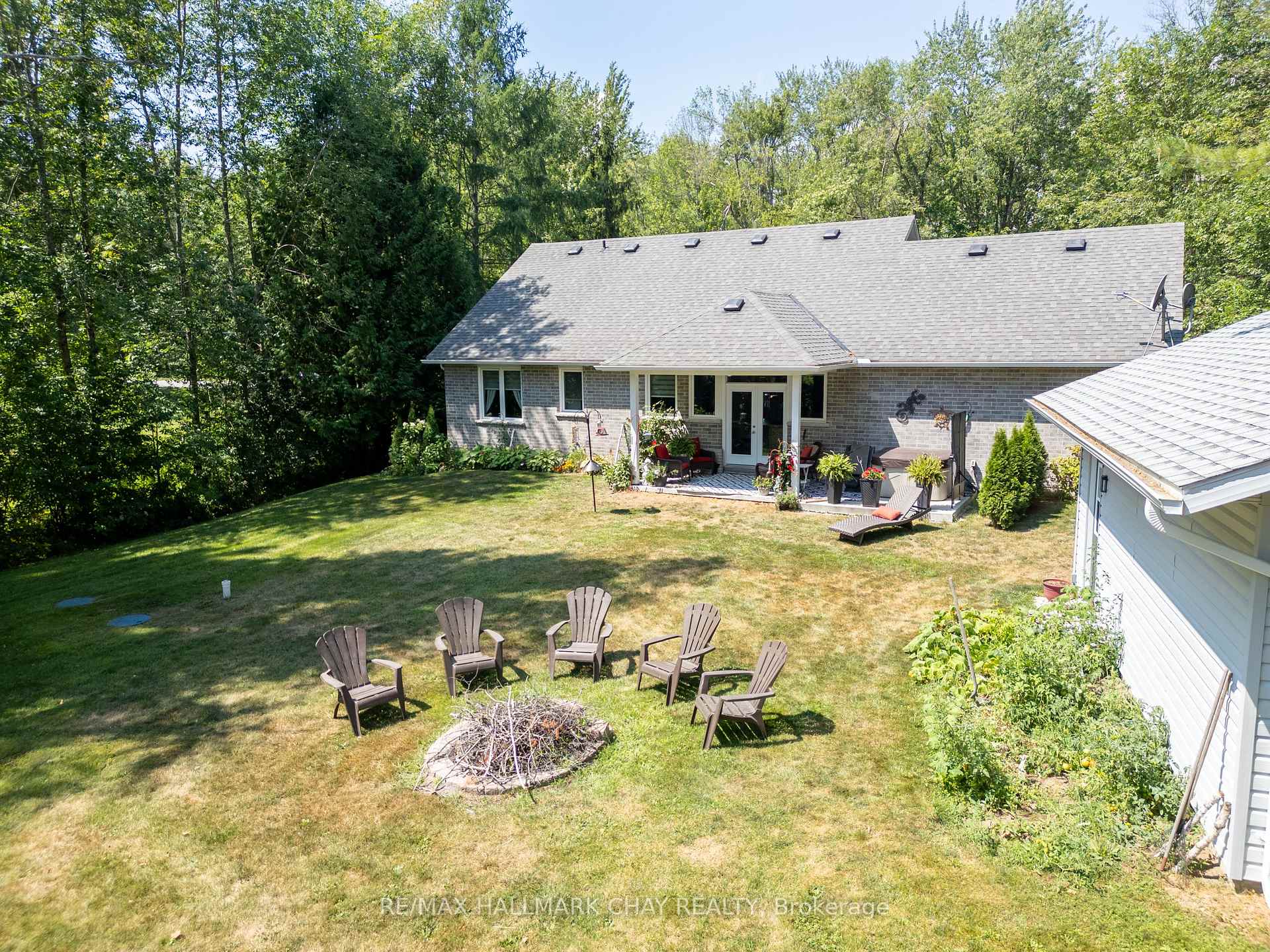 Photo 4 of 7249 Davy Drive, Ramara, Rural Ramara — HOMEH