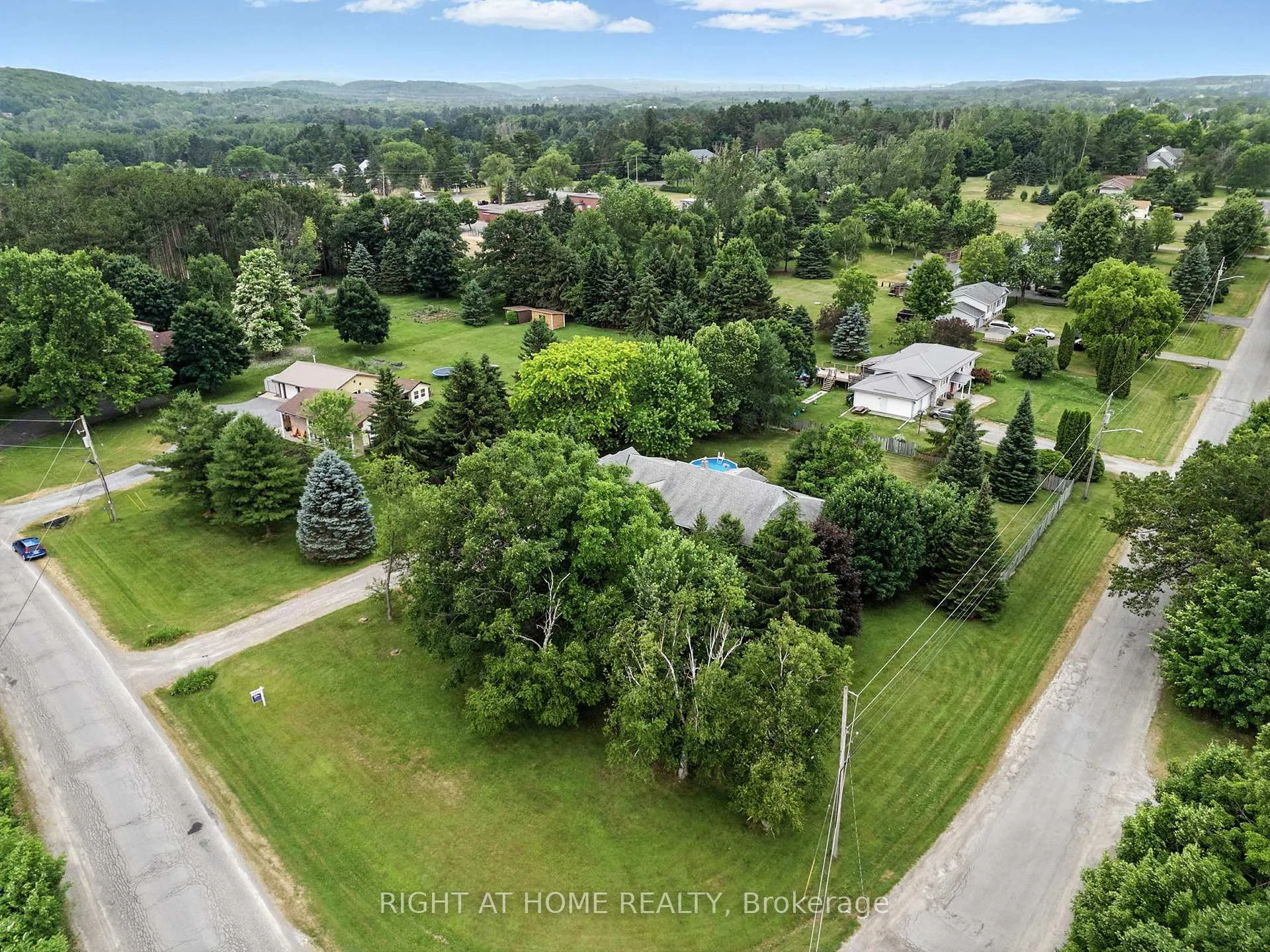 Photo 4 of 66 Zion Road, Quinte West, Murray Ward — HOMEH