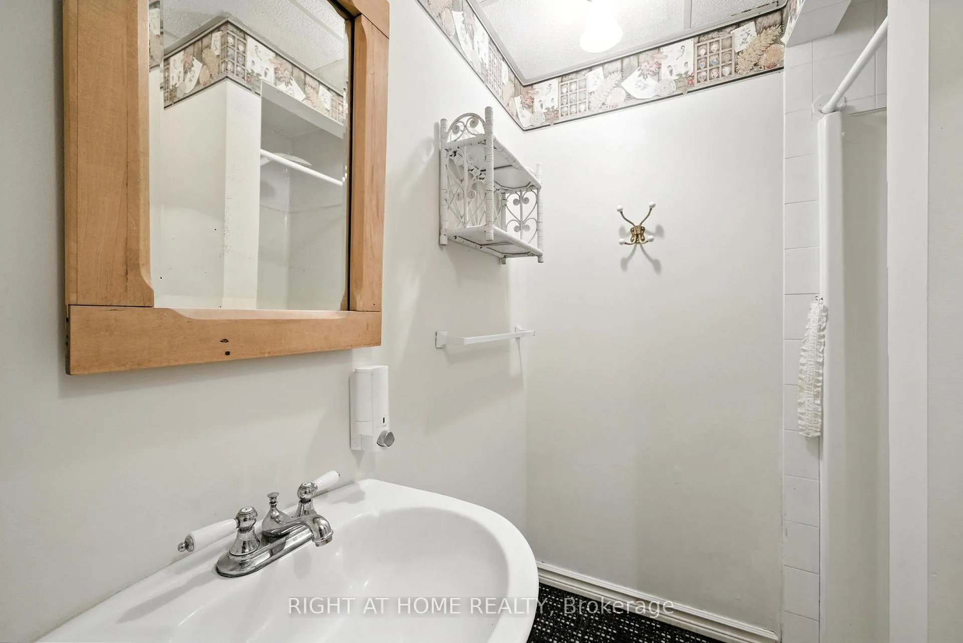 Photo 32 of 66 Zion Road, Quinte West, Murray Ward — HOMEH