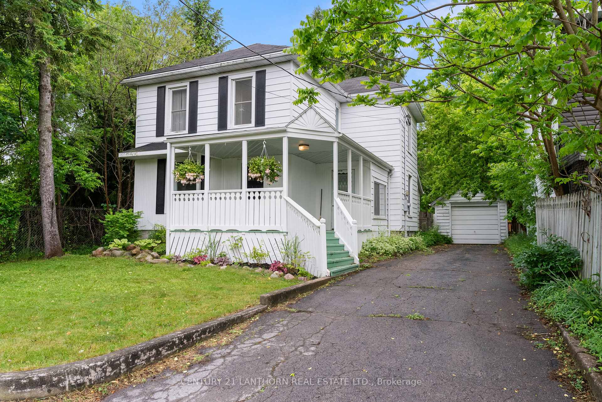 Photo 1 of 18 Elm Street, Prince Edward County, Picton Ward — HOMEH