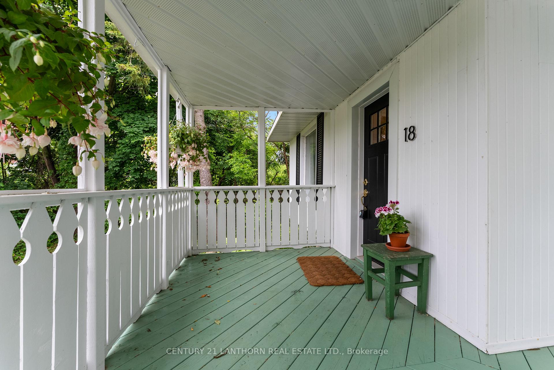 Photo 2 of 18 Elm Street, Prince Edward County, Picton Ward — HOMEH