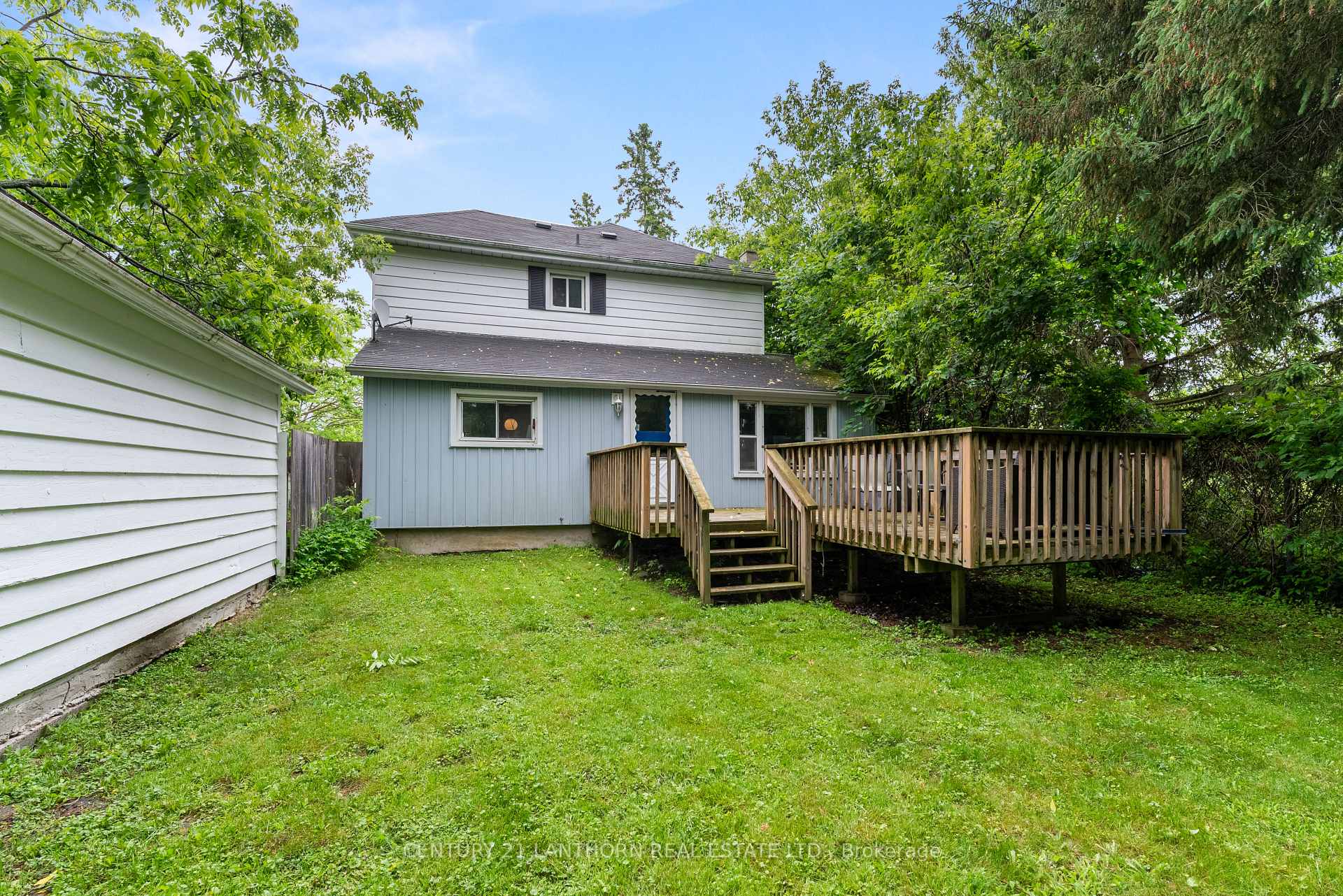 Photo 6 of 18 Elm Street, Prince Edward County, Picton Ward — HOMEH