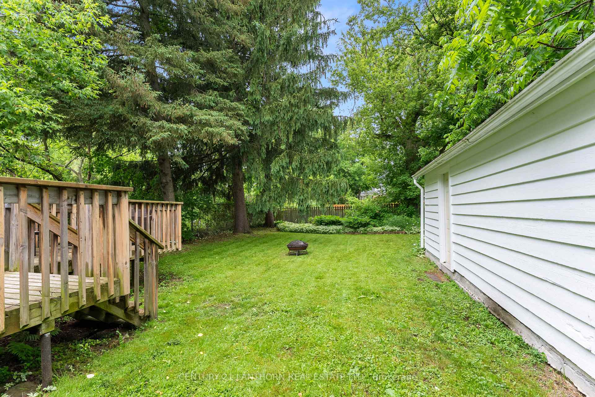 Photo 7 of 18 Elm Street, Prince Edward County, Picton Ward — HOMEH