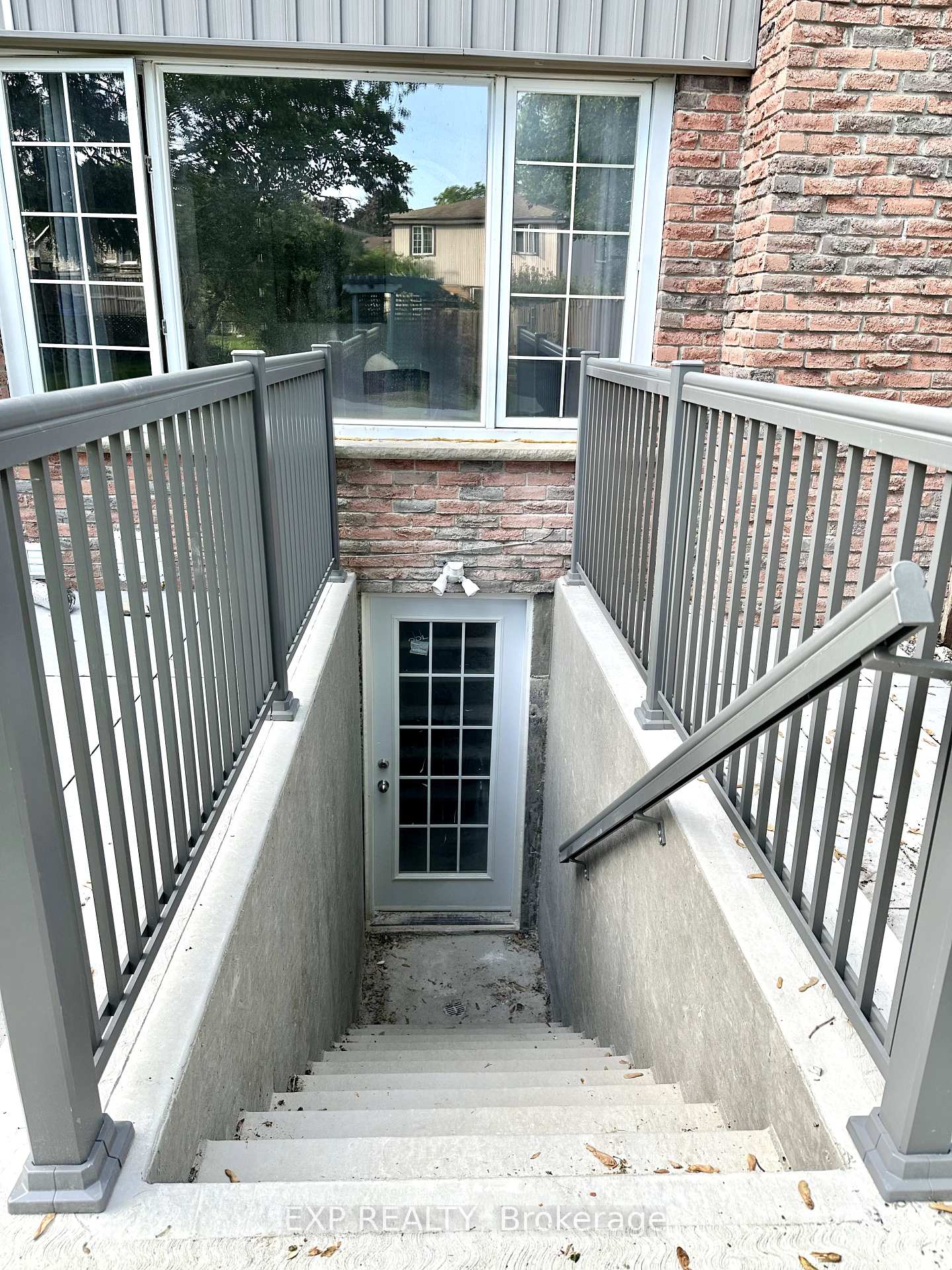 Photo 2 of Unit Basement, 1750 Listowell Crescent, Pickering, Liverpool — HOMEH