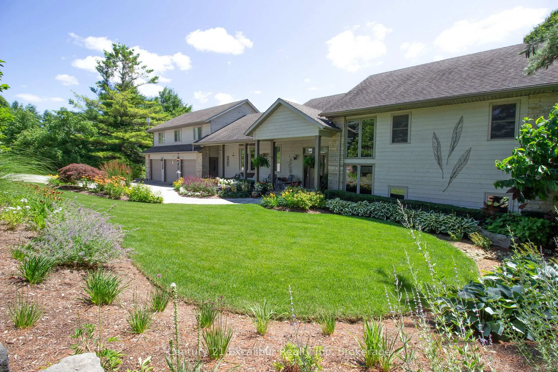 Photo 2 of 7525 Wellington Rd 36, Puslinch, Morriston — HOMEH