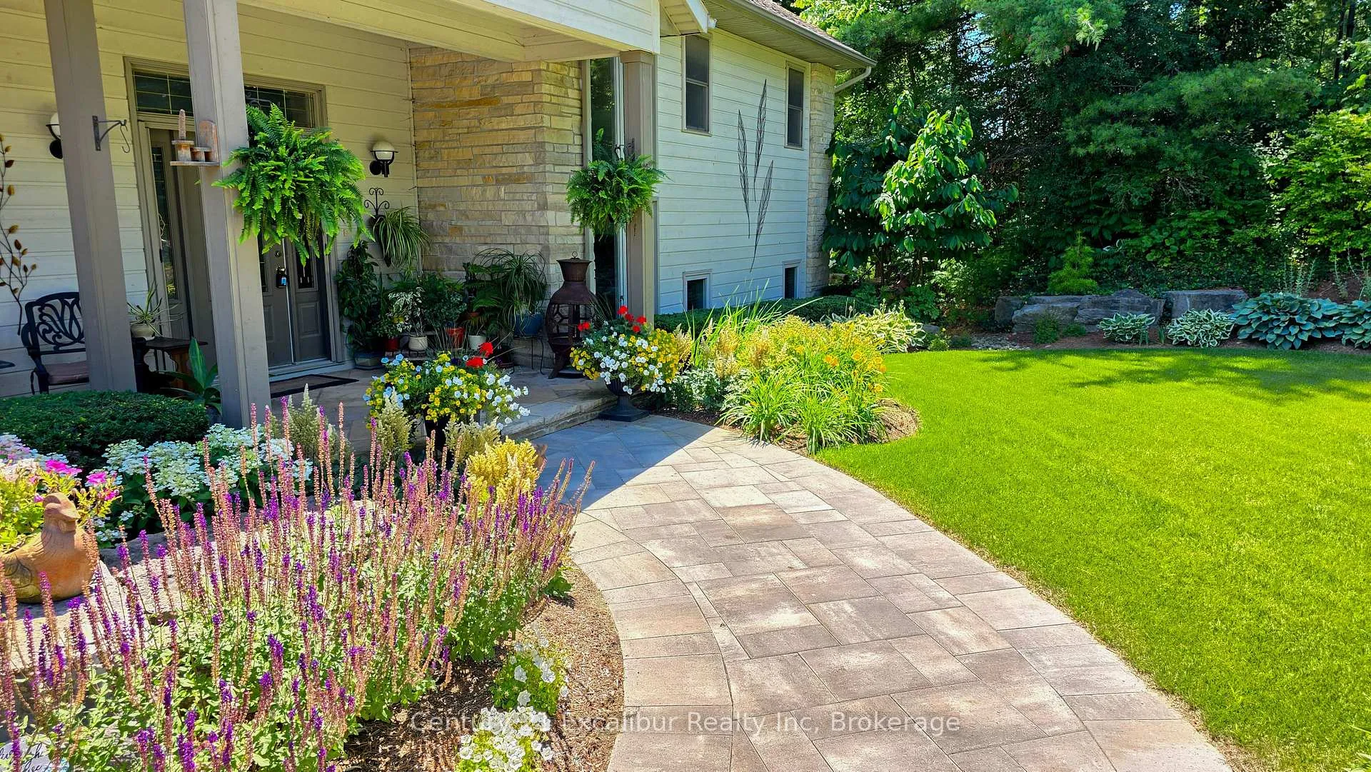 Photo 6 of 7525 Wellington Rd 36, Puslinch, Morriston — HOMEH