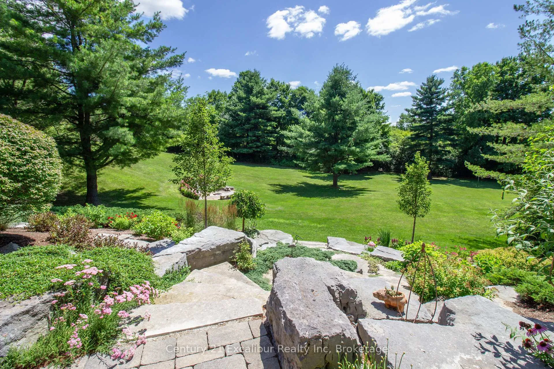 Photo 10 of 7525 Wellington Rd 36, Puslinch, Morriston — HOMEH