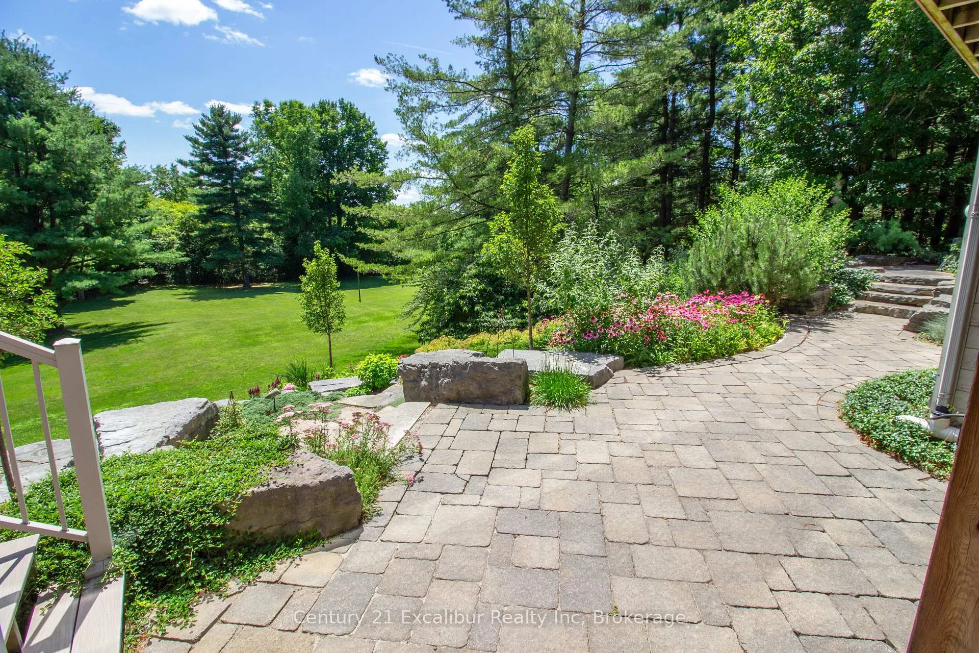 Photo 16 of 7525 Wellington Rd 36, Puslinch, Morriston — HOMEH