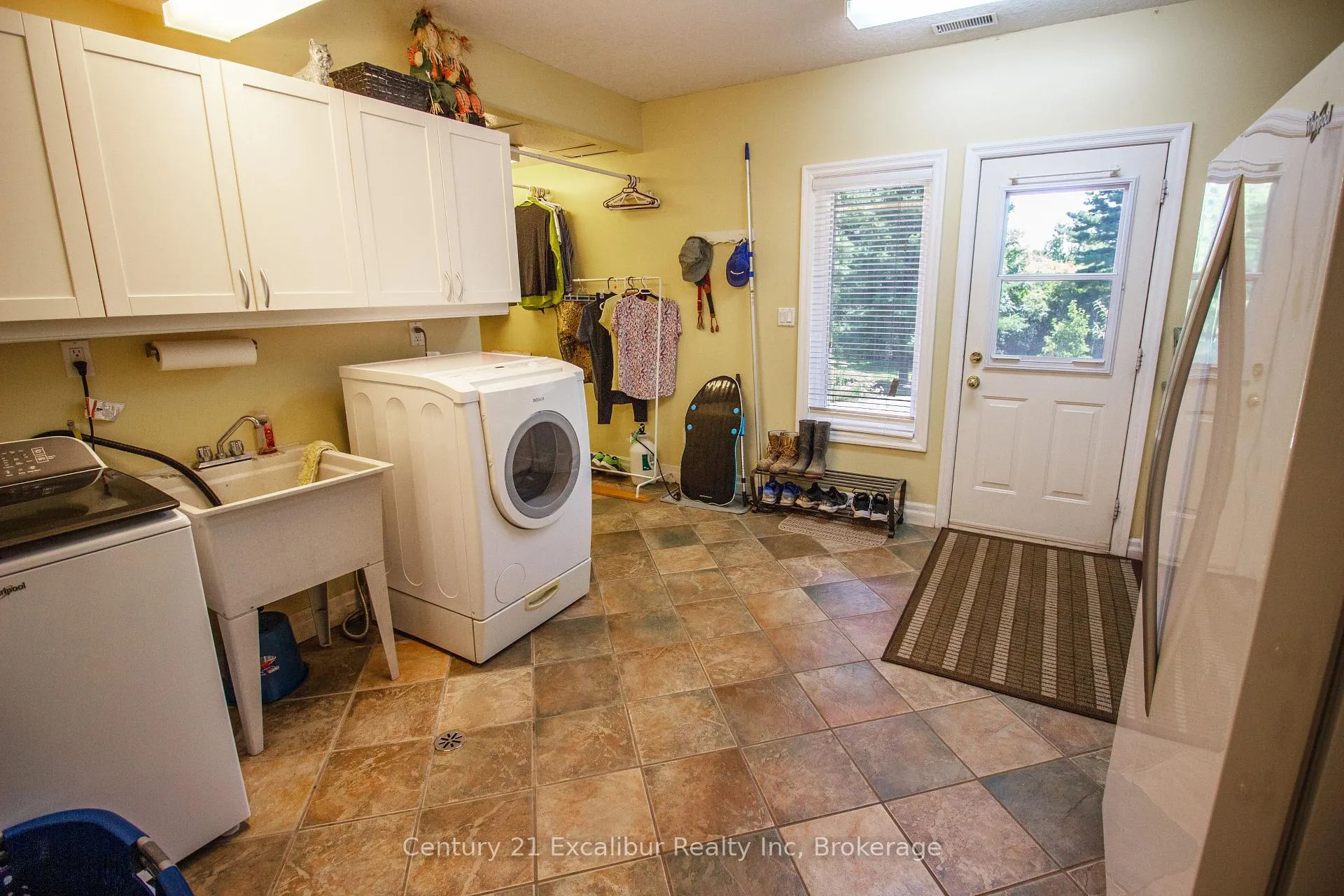 Photo 25 of 7525 Wellington Rd 36, Puslinch, Morriston — HOMEH