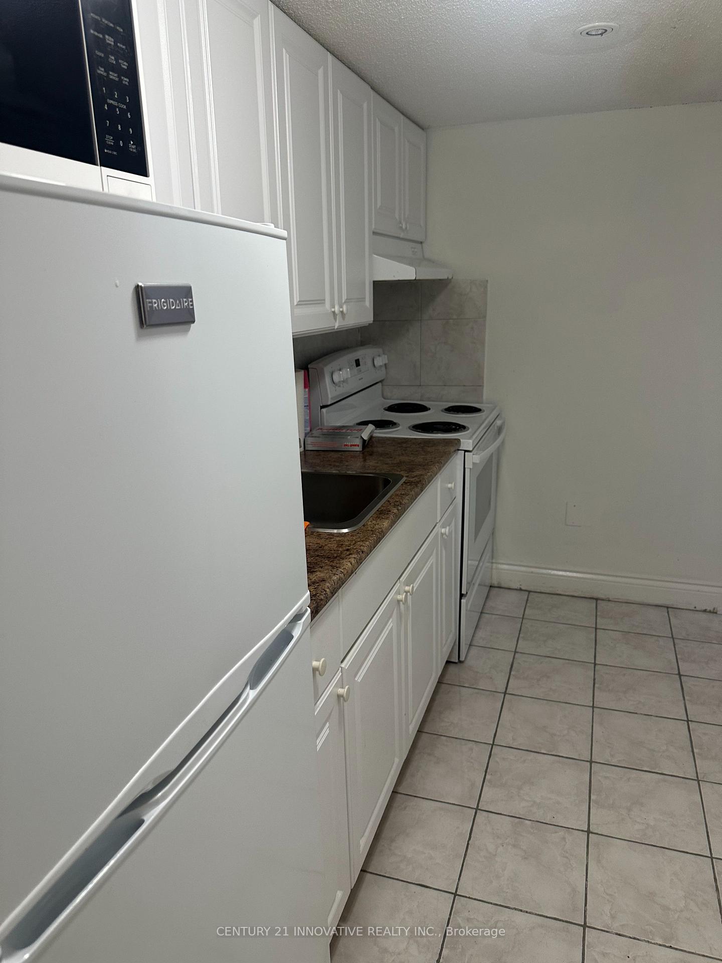 Photo 2 of 308 Granby Court, Pickering, Highbush — HOMEH