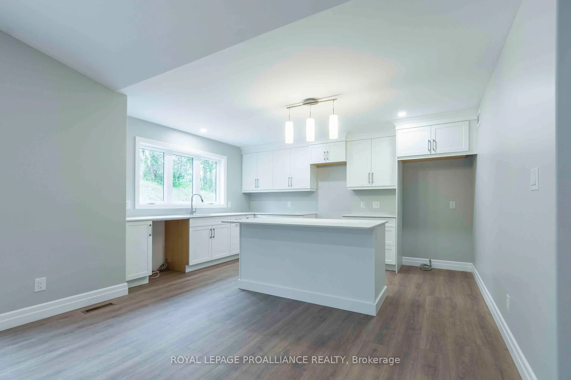 Photo 5 of 61 Meagan Lane, Quinte West, Frankford Ward — HOMEH
