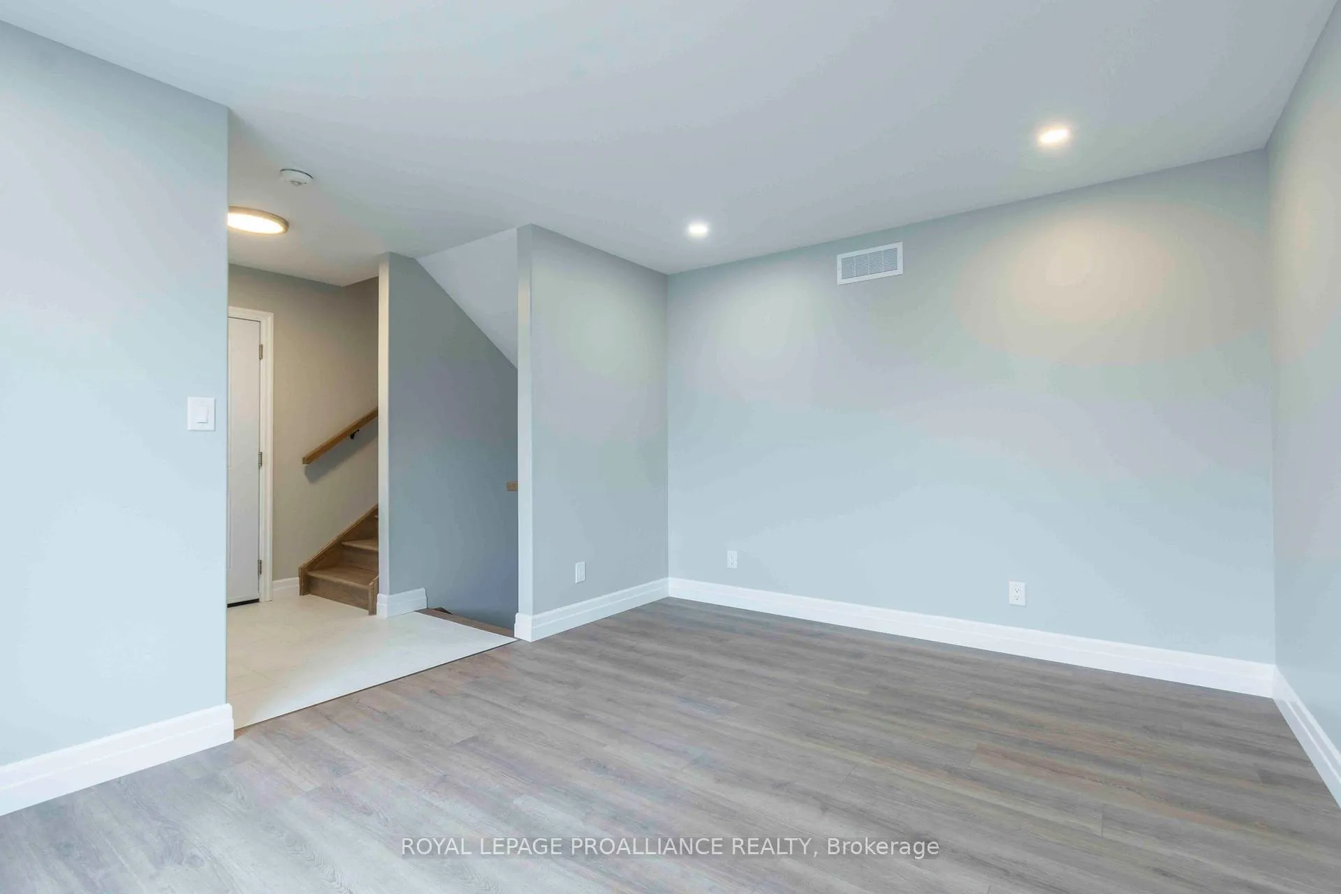 Photo 18 of 61 Meagan Lane, Quinte West, Frankford Ward — HOMEH