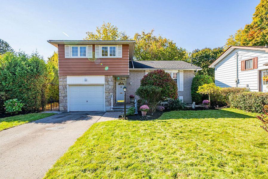 Front of 220 Ascot Court