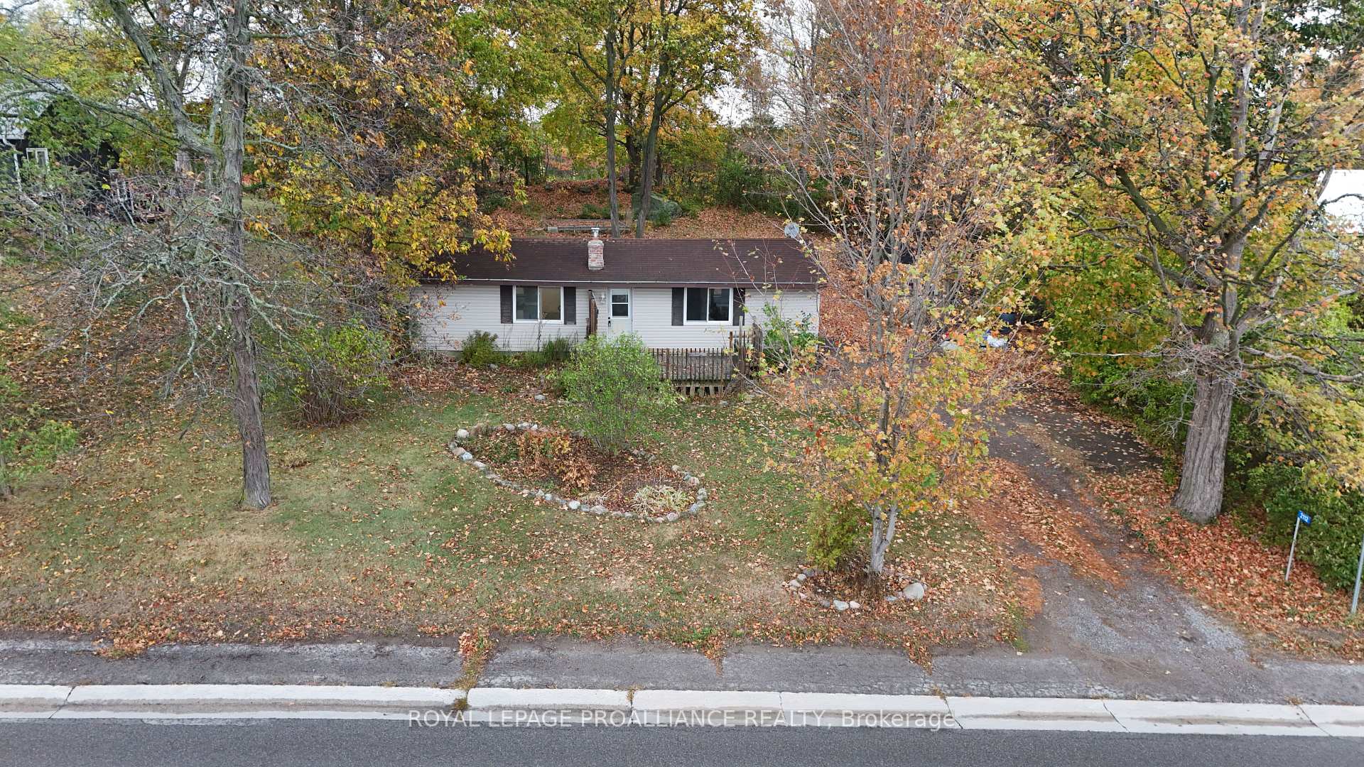 Photo 1 of 2112 Hamilton Road, Quinte West, Sidney Ward — HOMEH