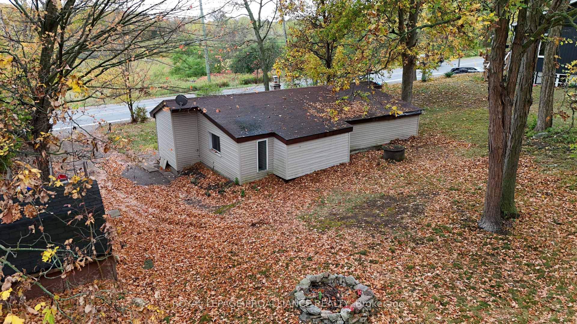Photo 2 of 2112 Hamilton Road, Quinte West, Sidney Ward — HOMEH
