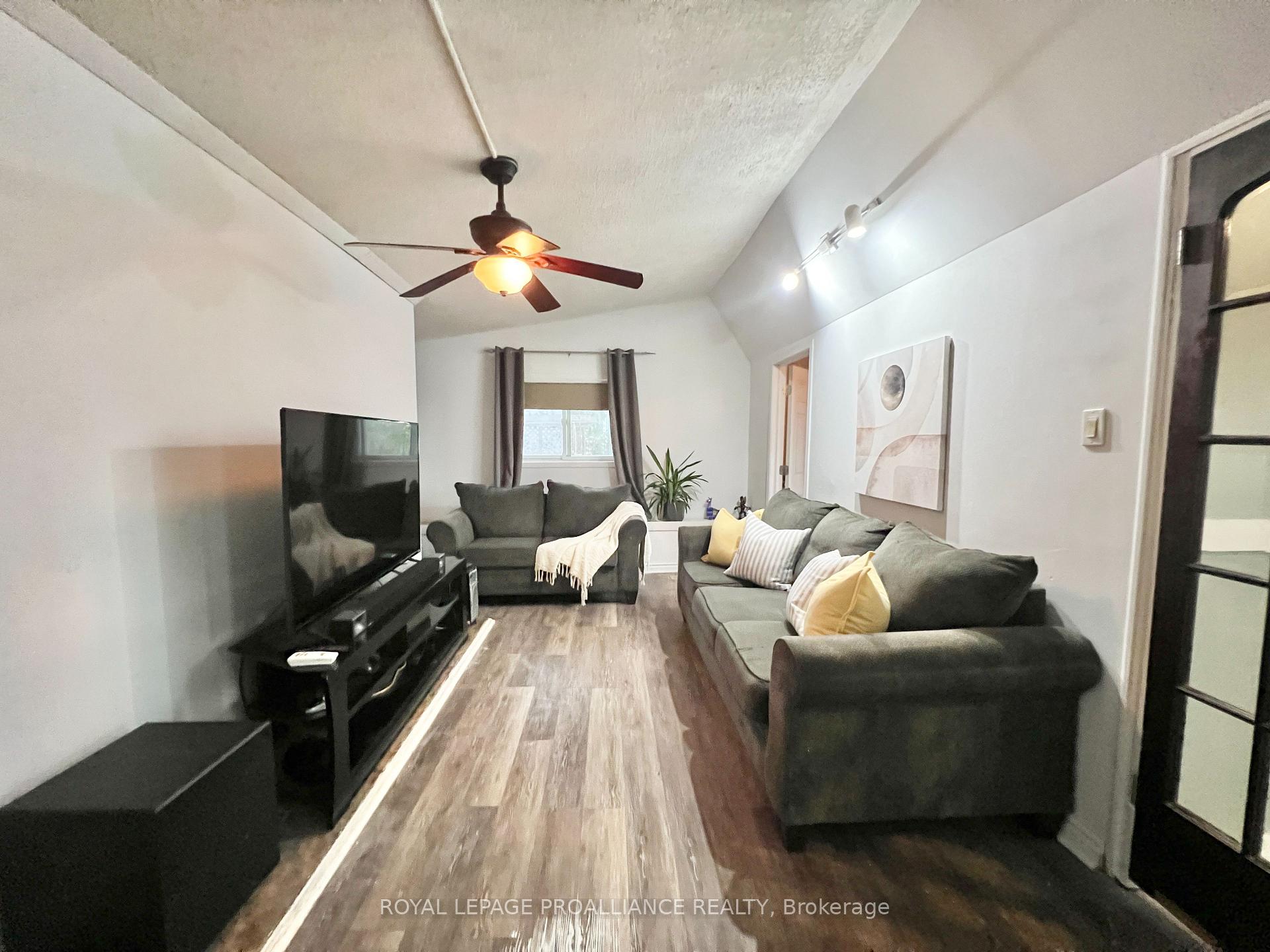 Photo 5 of 2112 Hamilton Road, Quinte West, Sidney Ward — HOMEH